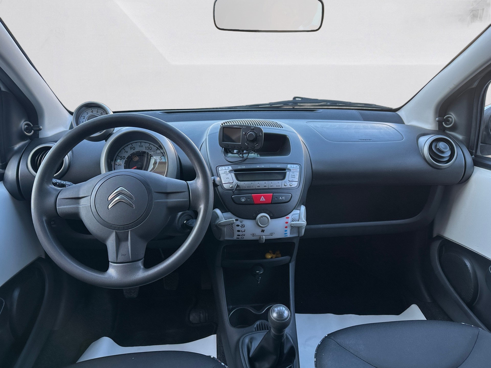 CITROEN C1 1.0i Exclusive-image-11