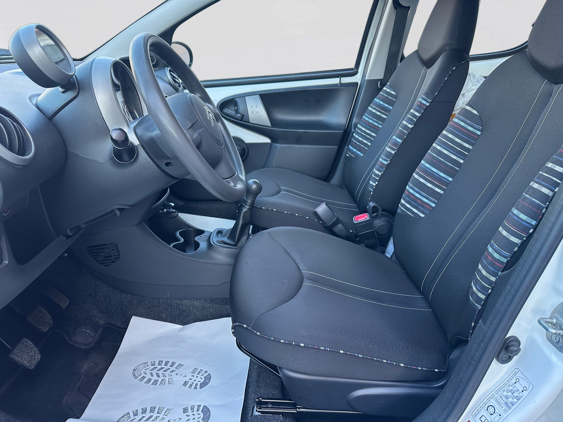 CITROEN C1 1.0i Exclusive-image-14