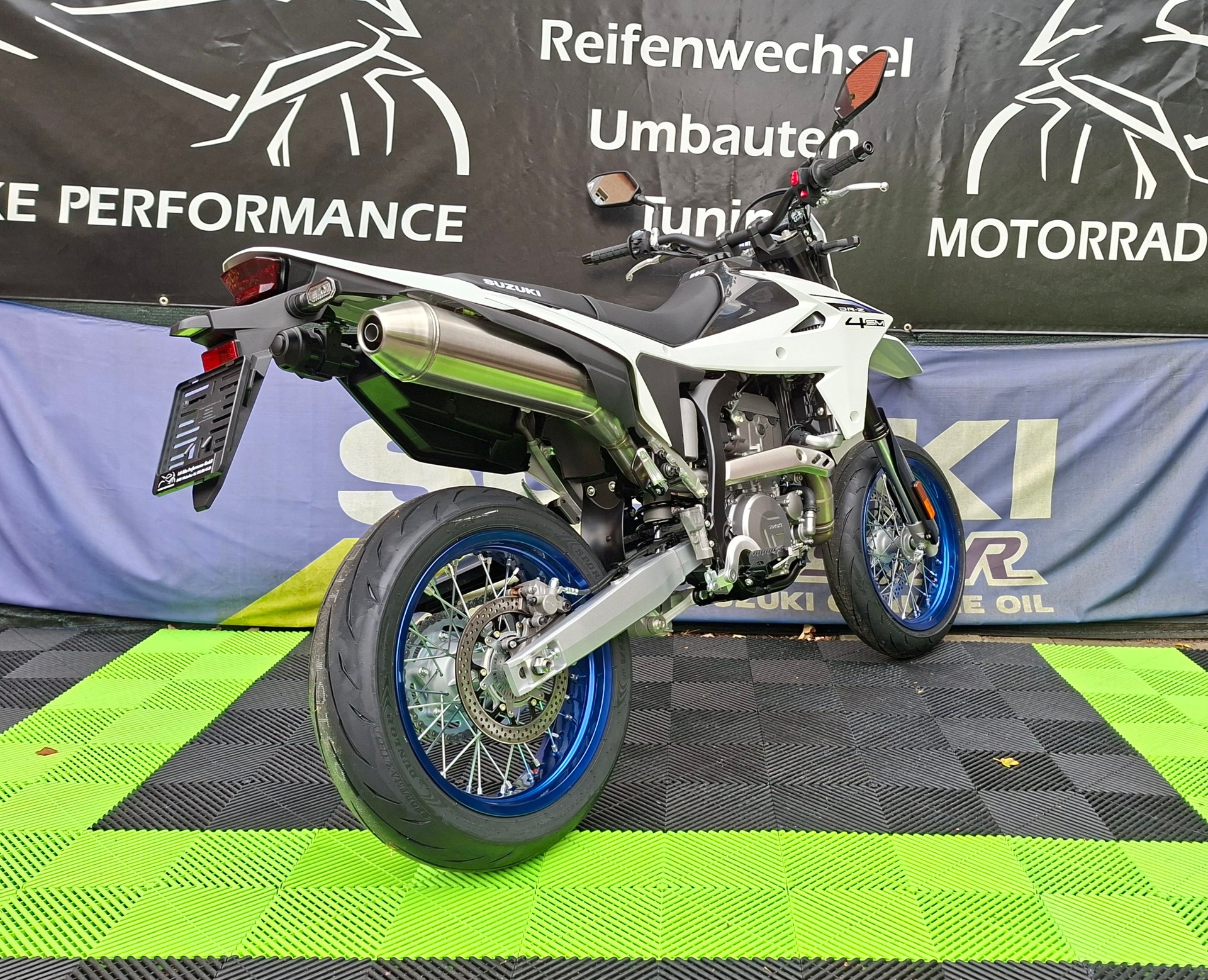 SUZUKI DRZ-4SM-image-5