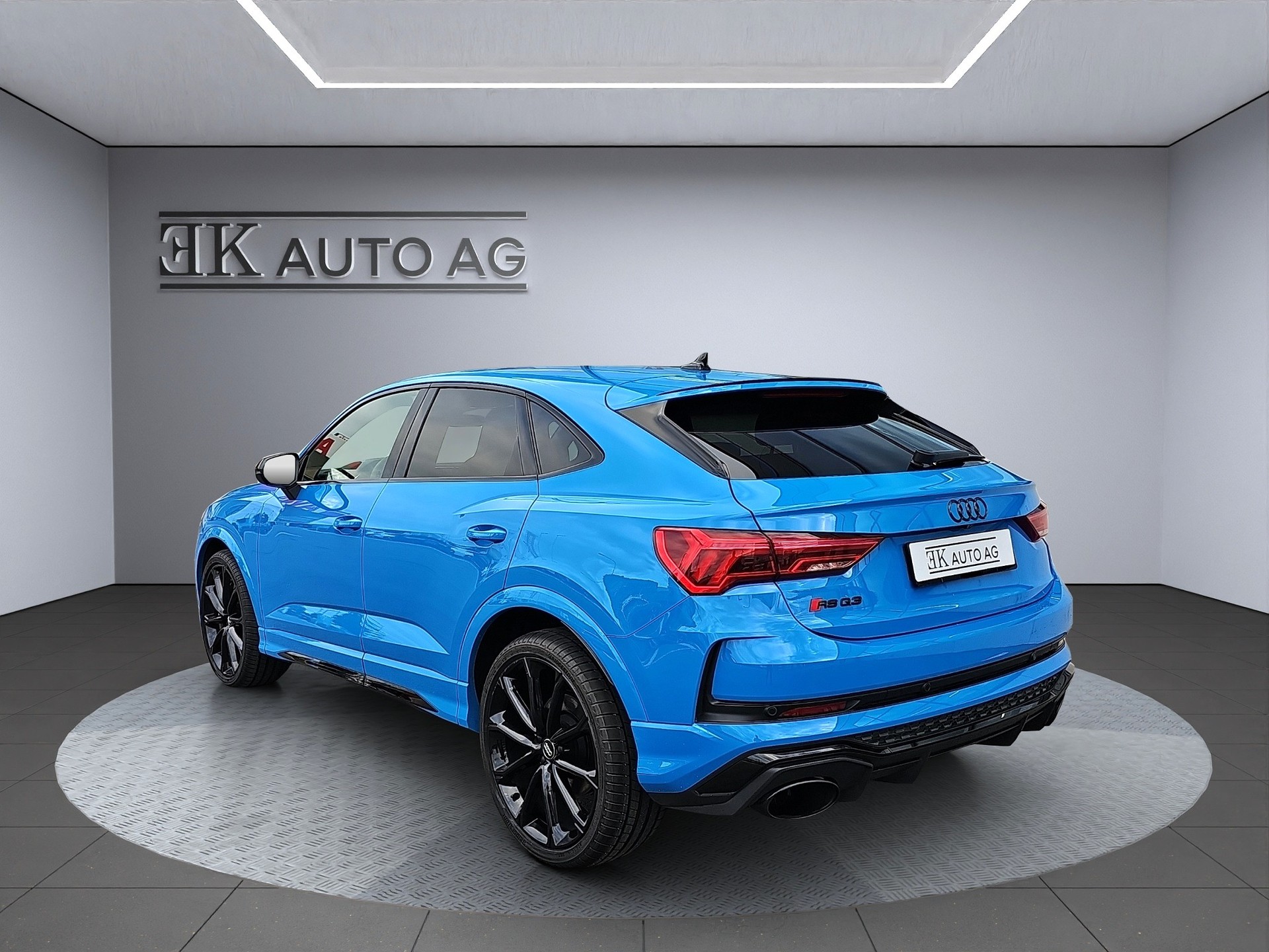 AUDI RS Q3 Sportback quattro S tronic-image-2