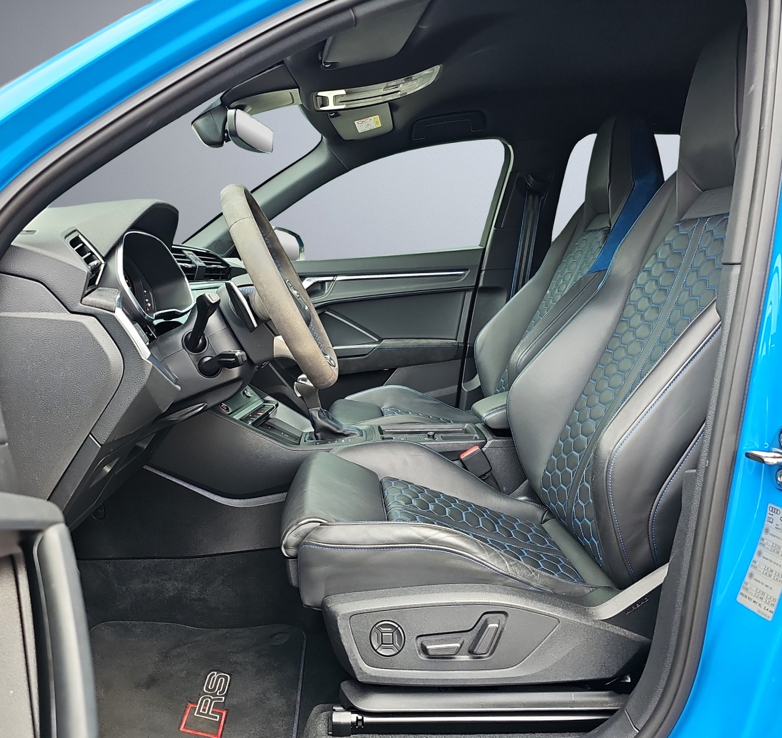 AUDI RS Q3 Sportback quattro S tronic-image-8