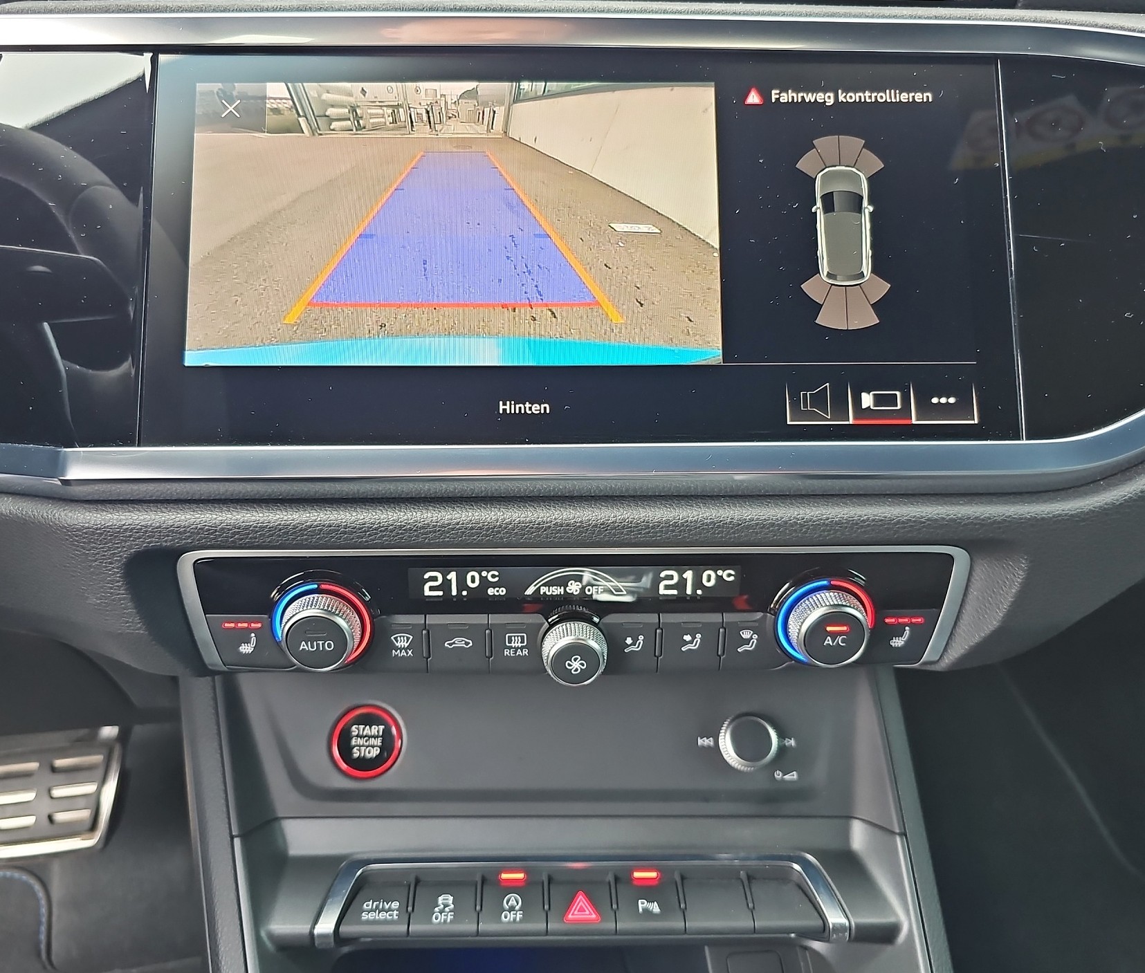 AUDI RS Q3 Sportback quattro S tronic-image-12