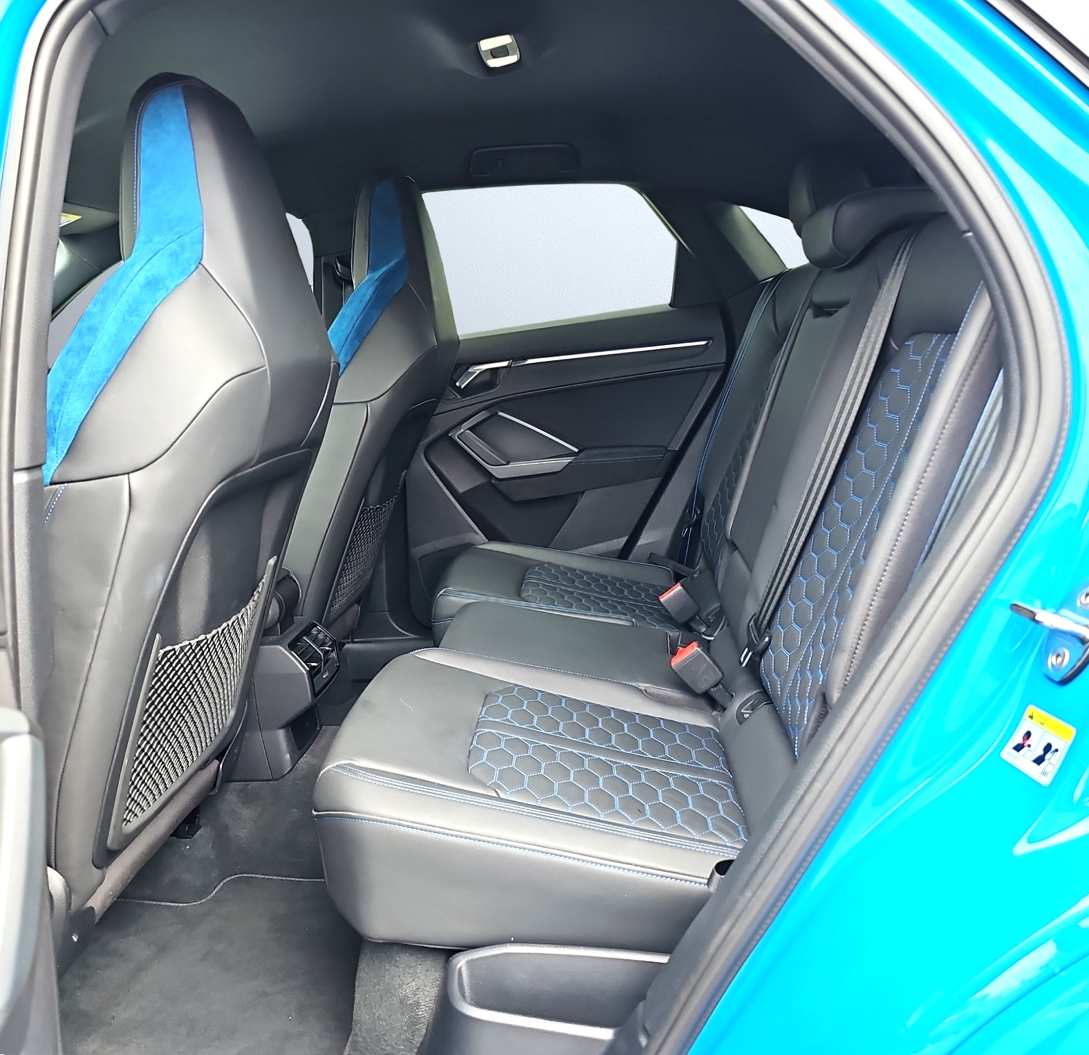 AUDI RS Q3 Sportback quattro S tronic-image-7