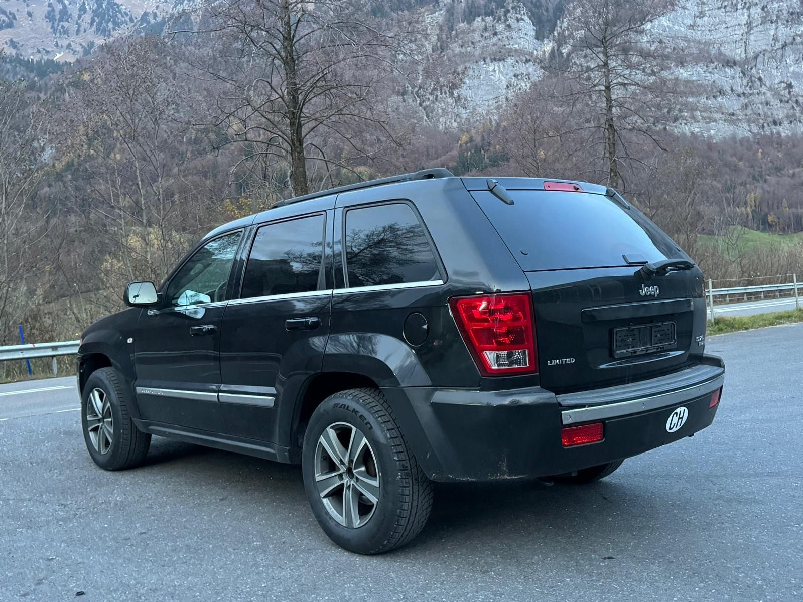 JEEP Grand Cherokee 5.7 HEMI Overland Automatic-image-13