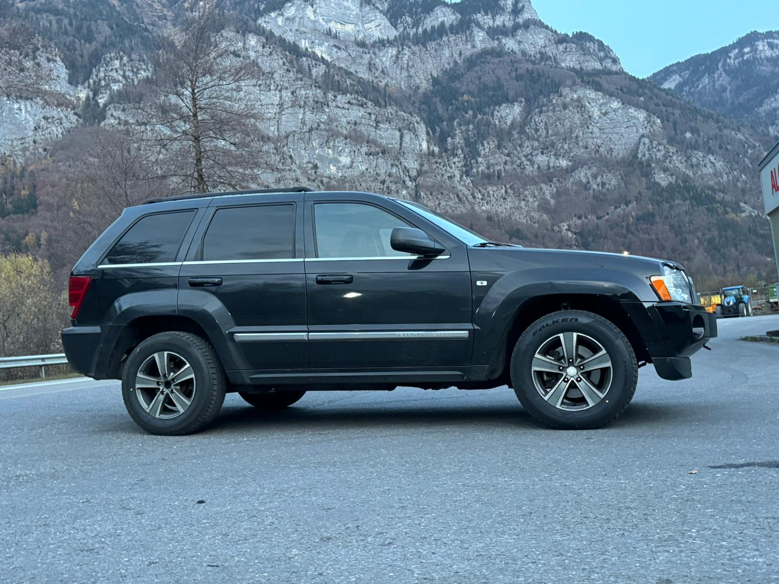 JEEP Grand Cherokee 5.7 HEMI Overland Automatic-image-1
