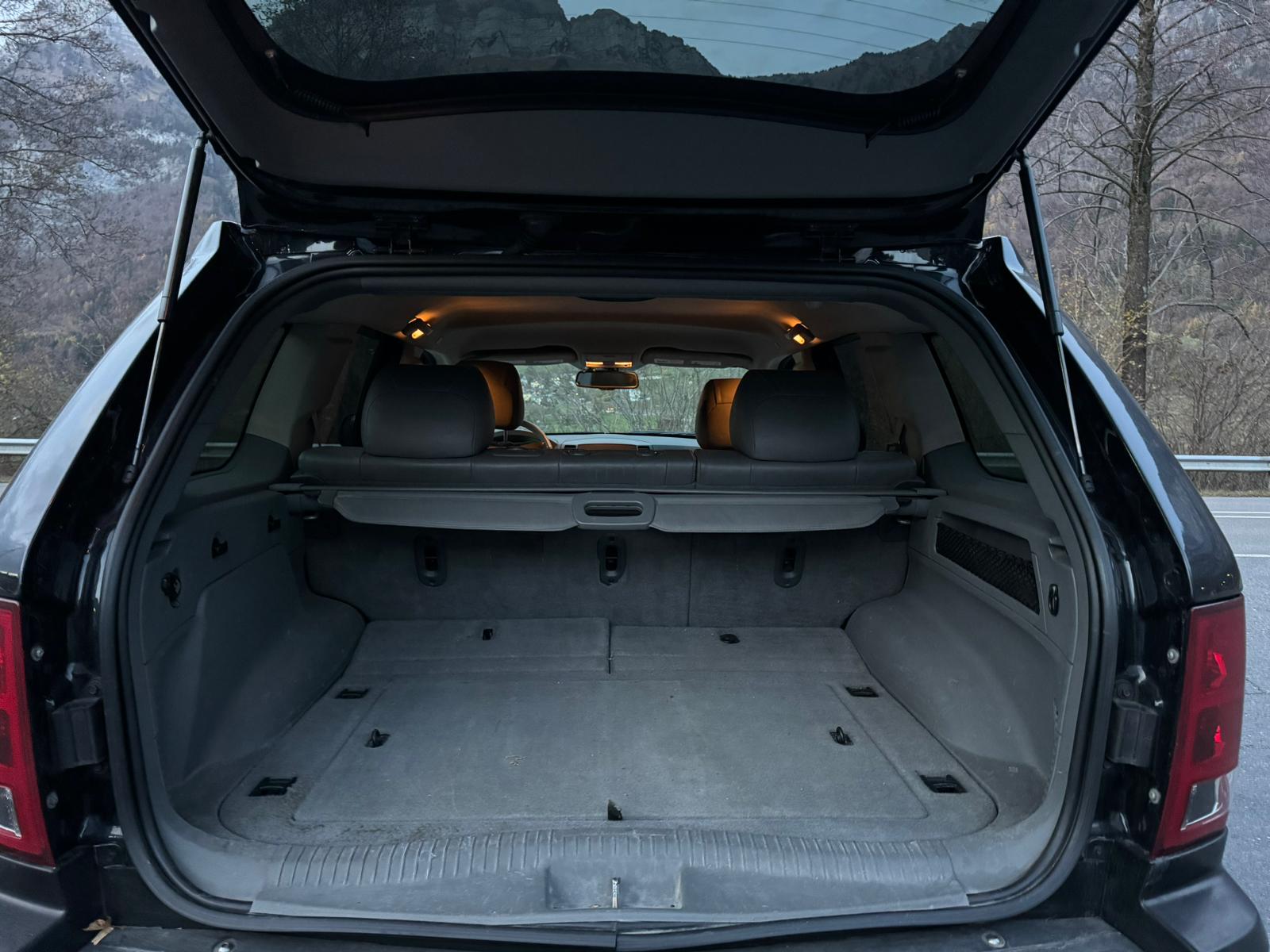 JEEP Grand Cherokee 5.7 HEMI Overland Automatic-image-6