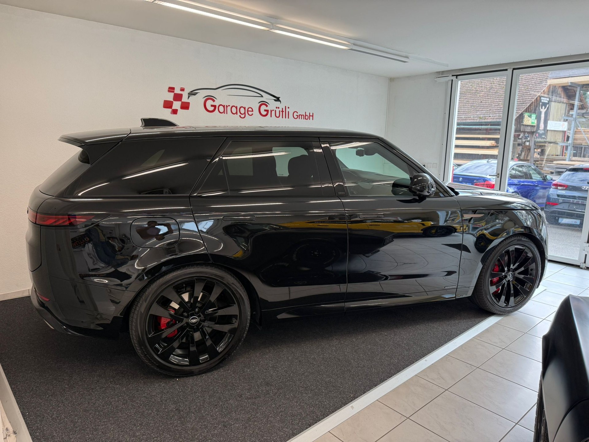 LAND ROVER Range Rover Sport P550e 3.0 Si6 PHEV Autobiography Automatic-showroom-element-2