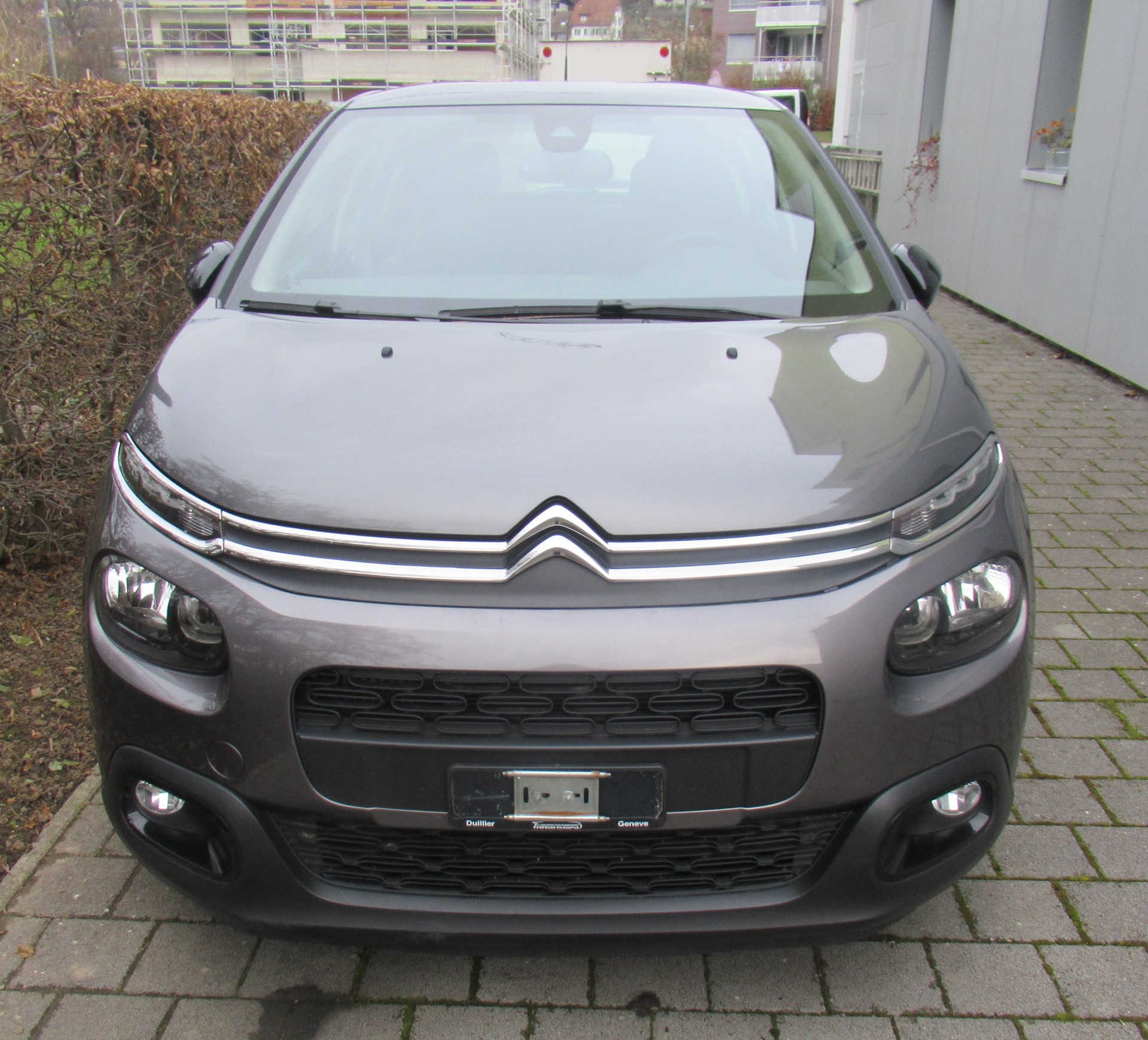 CITROEN C3 1.2i PureTech Shine EAT6-image-1