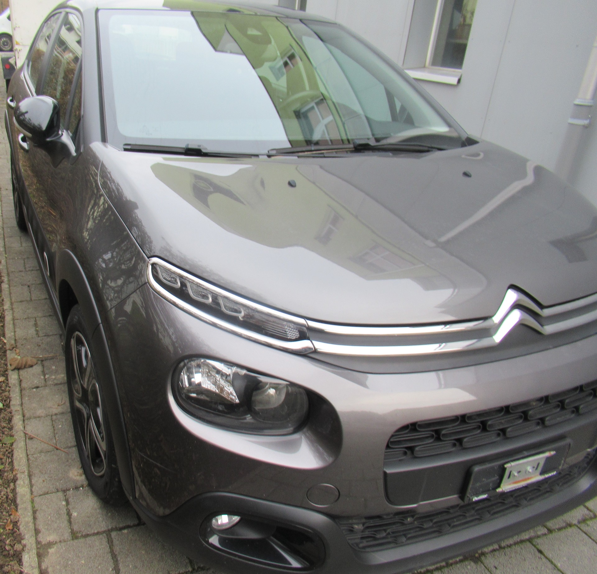 CITROEN C3 1.2i PureTech Shine EAT6-image-2