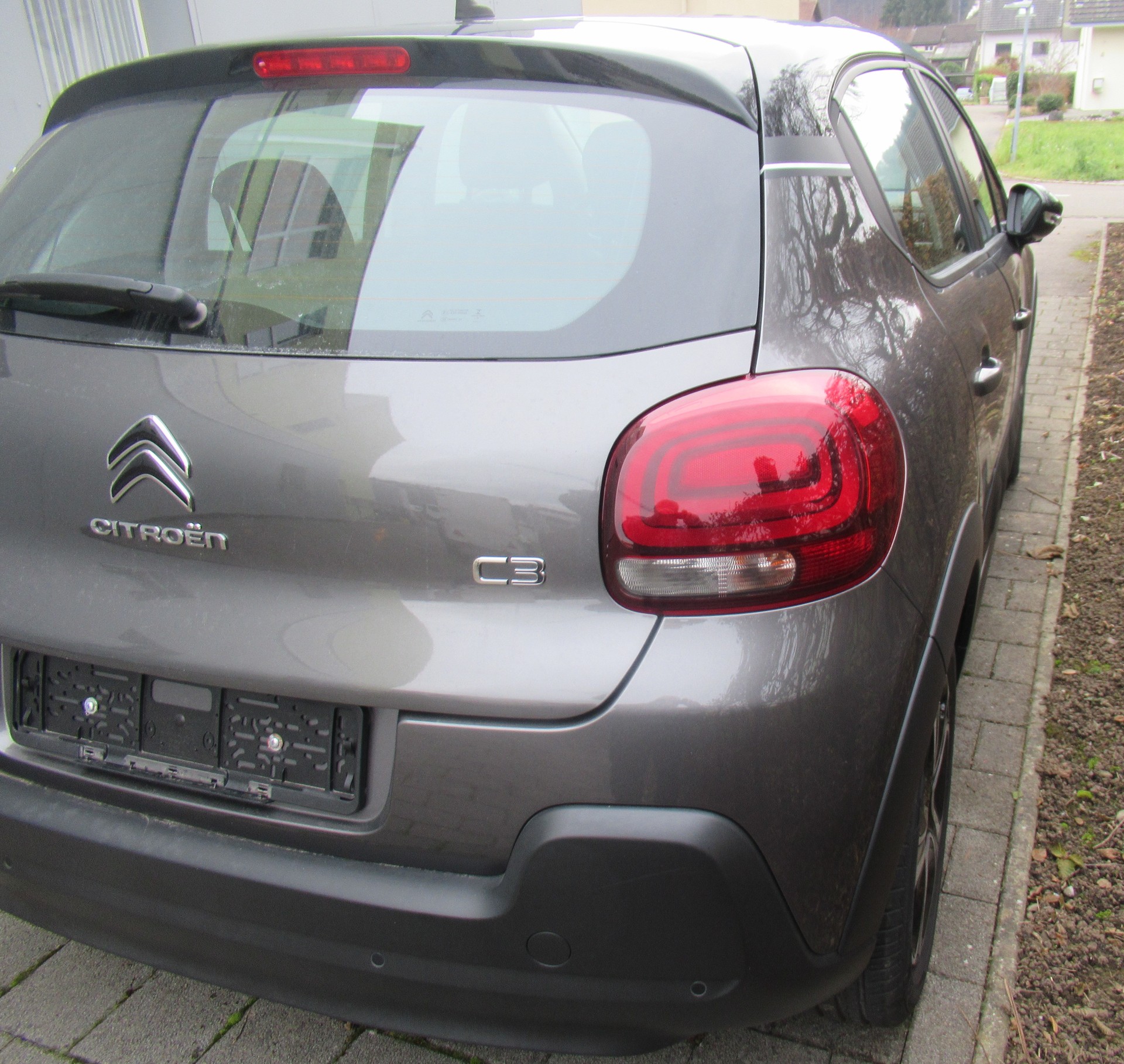 CITROEN C3 1.2i PureTech Shine EAT6-image-6