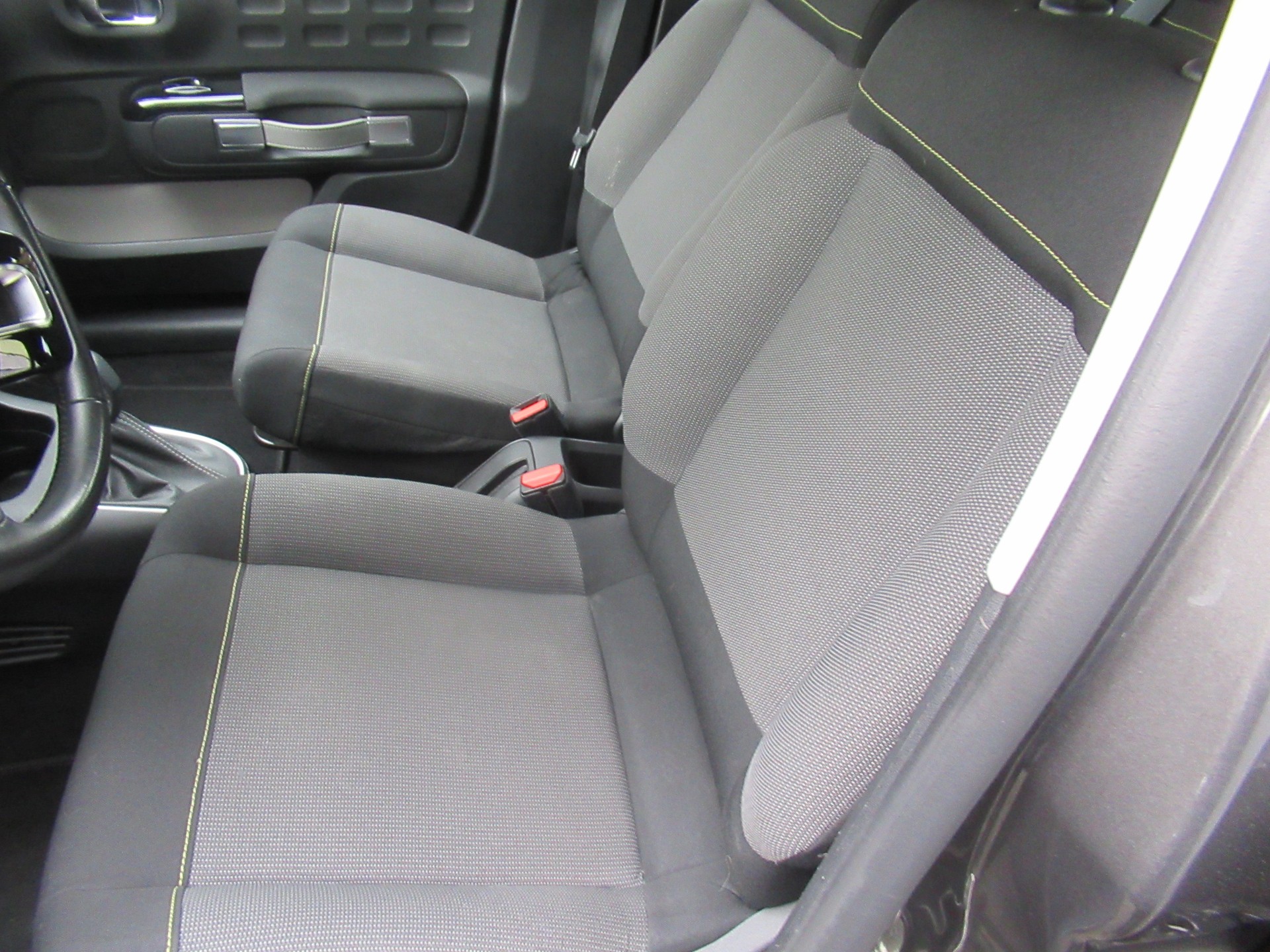 CITROEN C3 1.2i PureTech Shine EAT6-image-8