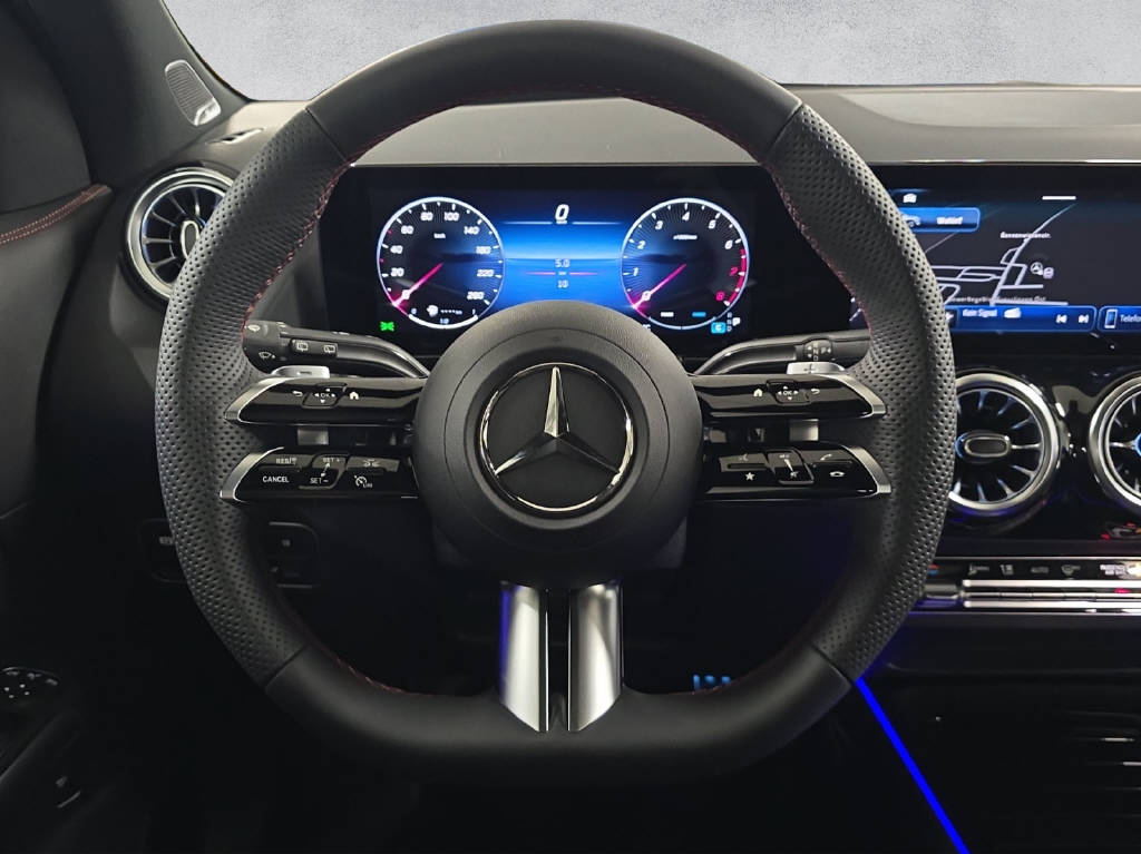 MERCEDES-BENZ GLA 200 AMG Line Night Star-image-11