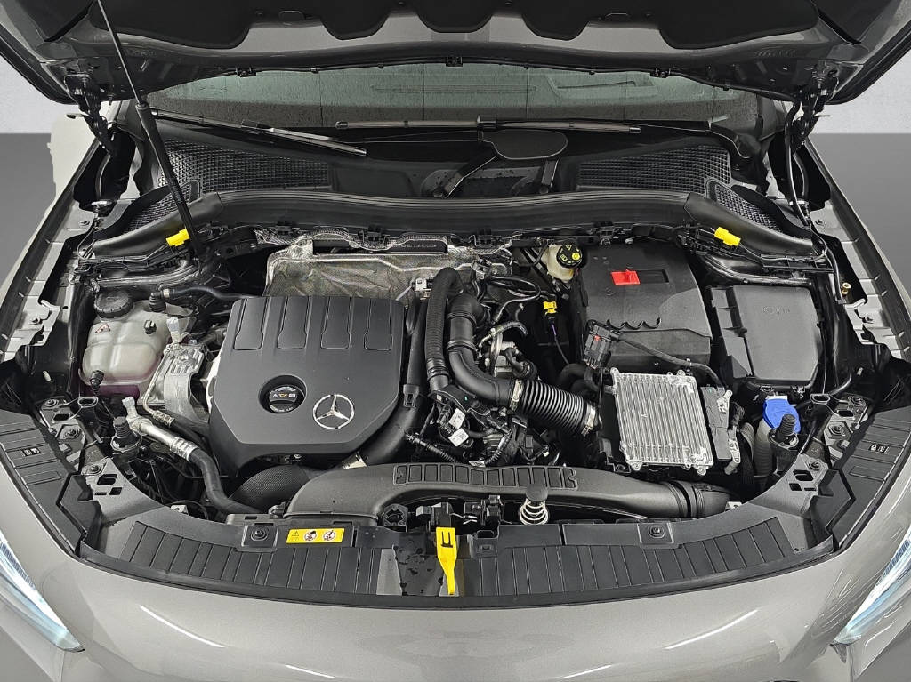 MERCEDES-BENZ GLA 200 AMG Line Night Star-image-8