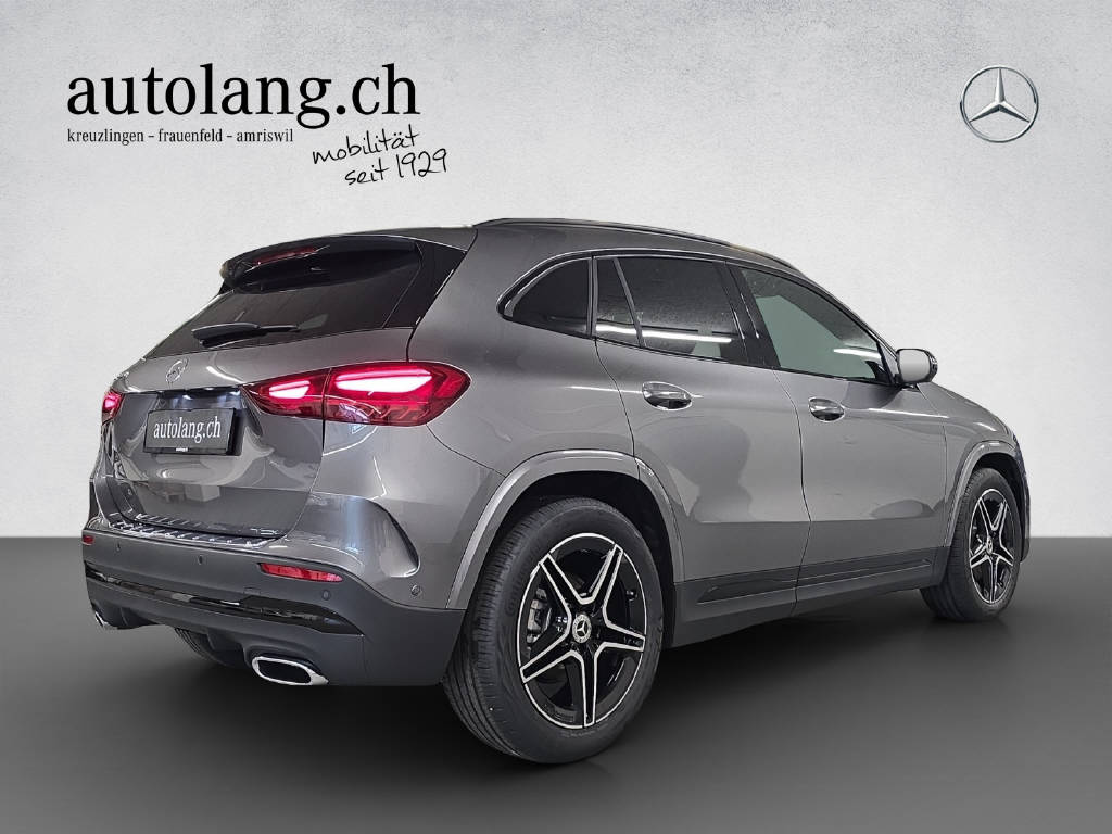 MERCEDES-BENZ GLA 200 AMG Line Night Star-showroom-element-3