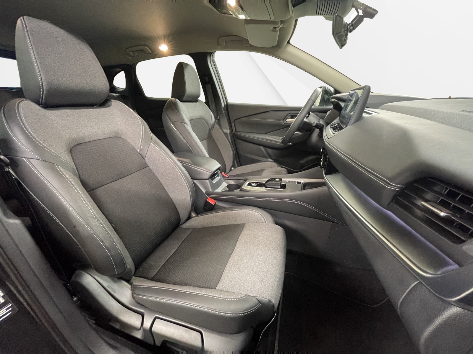 NISSAN Qashqai 1.5 VC-T N-Connecta-image-17