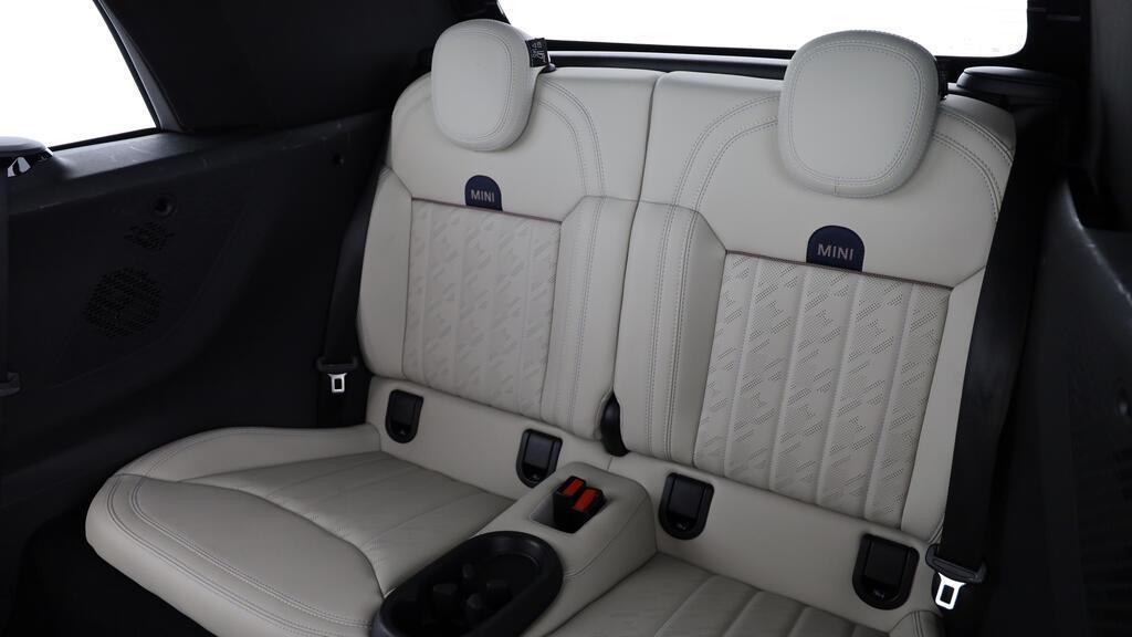 MINI Cooper S Cabrio-image-19