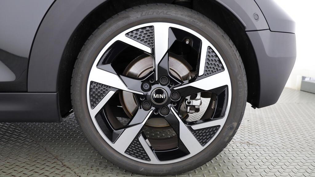 MINI Cooper S Cabrio-image-7