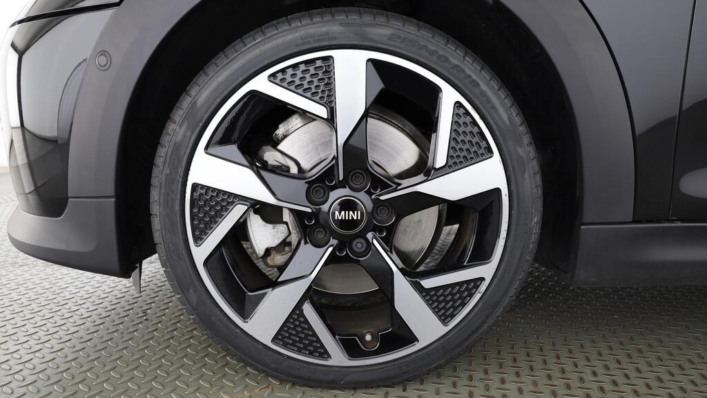 MINI Cooper S Cabrio-image-9