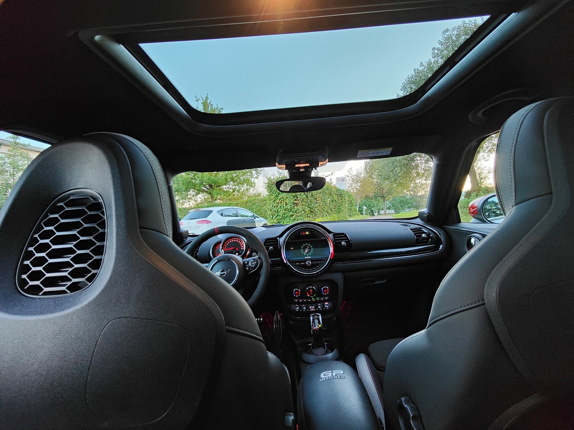 MINI Clubman Cooper John Cooper Works ALL4 Steptronic Limited Edition 277/300-image-5
