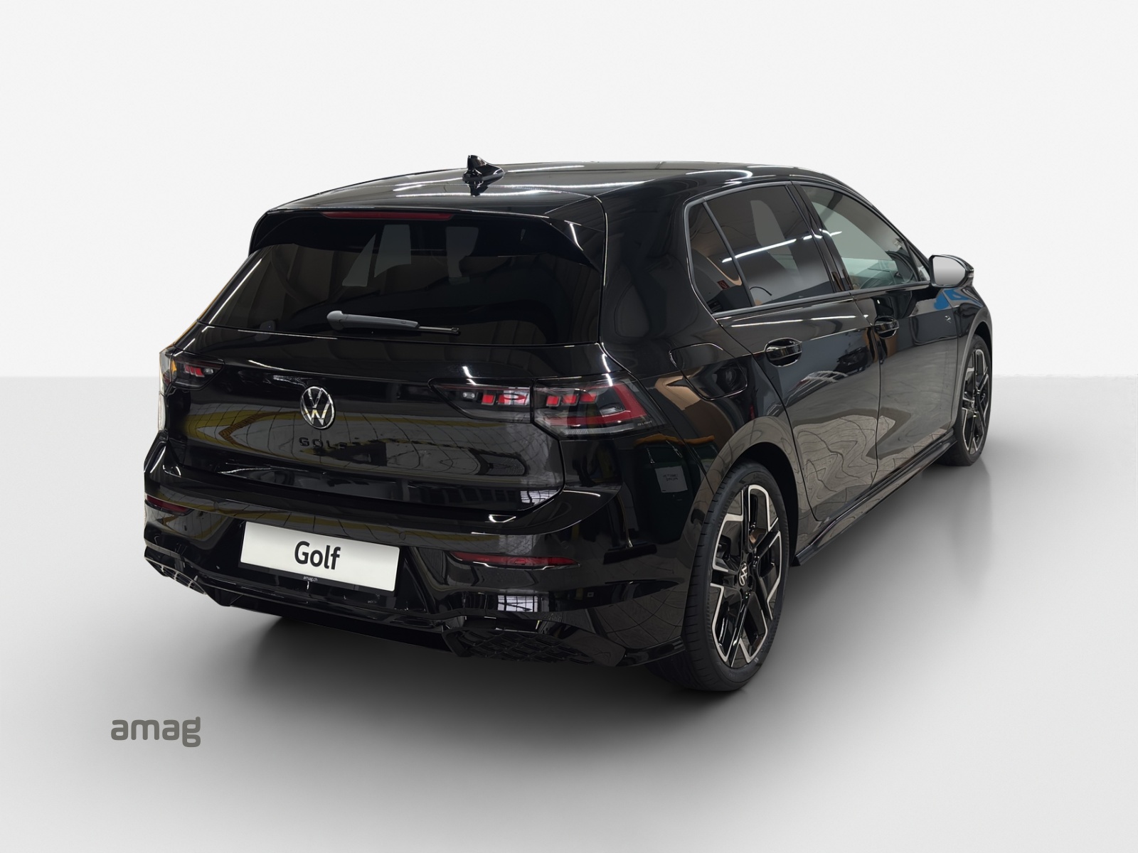 VW Golf 1.5 e TSI mHEV R-Line DSG-image-4