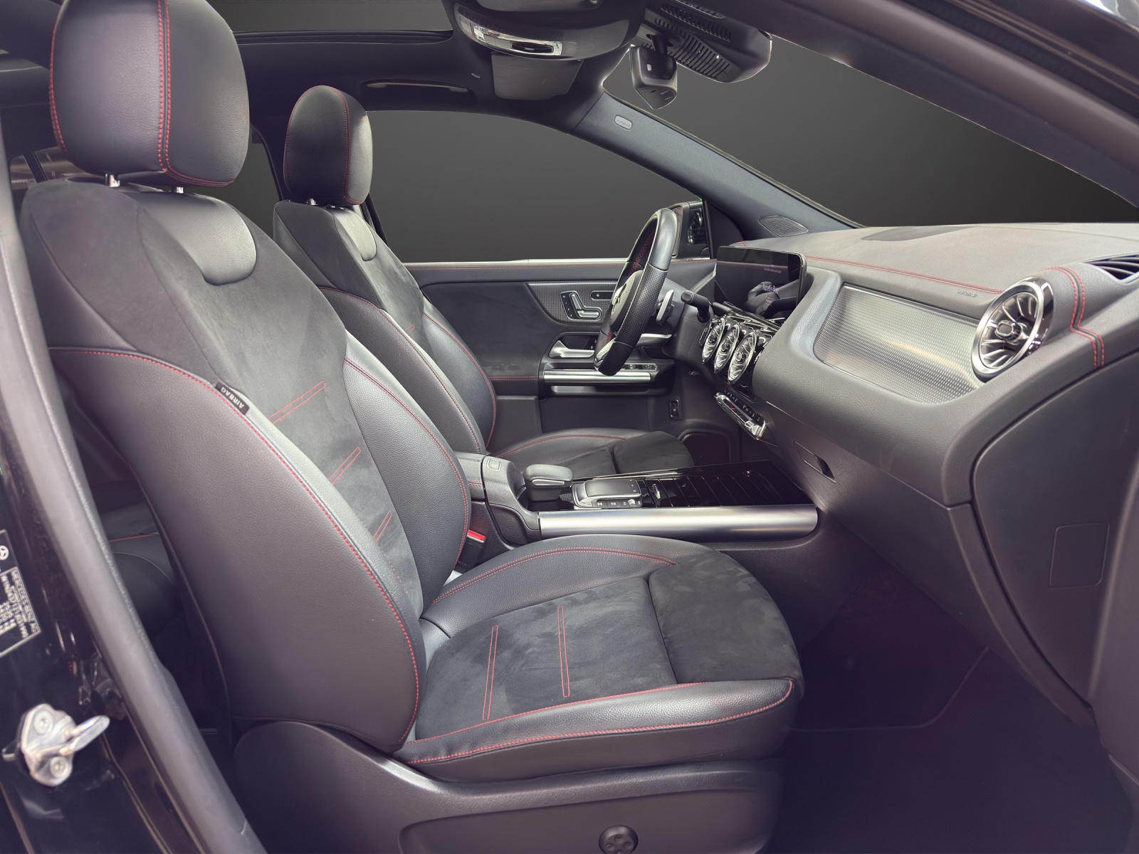 MERCEDES-BENZ EQA 350 4Matic-image-11