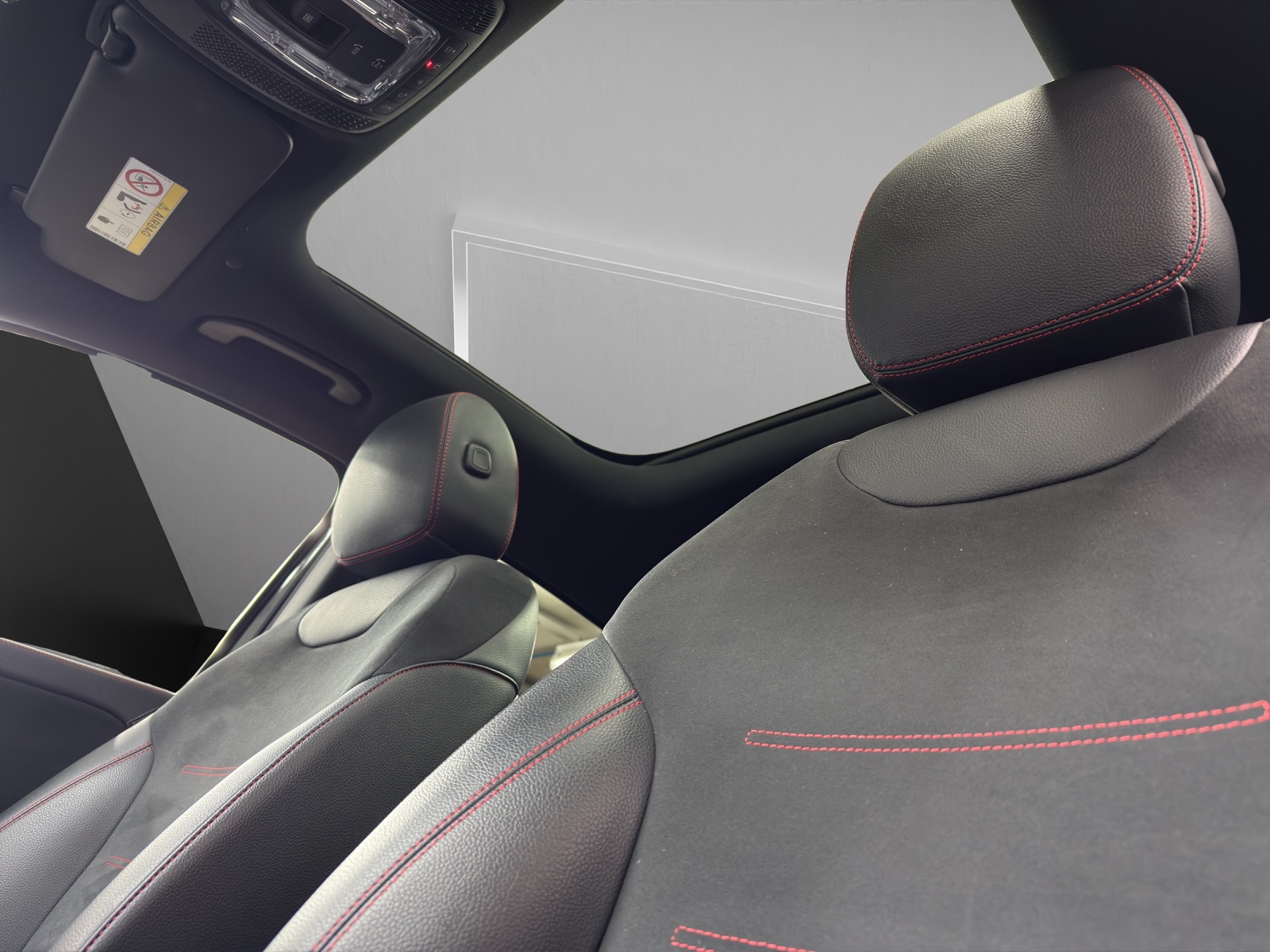 MERCEDES-BENZ EQA 350 4Matic-image-13