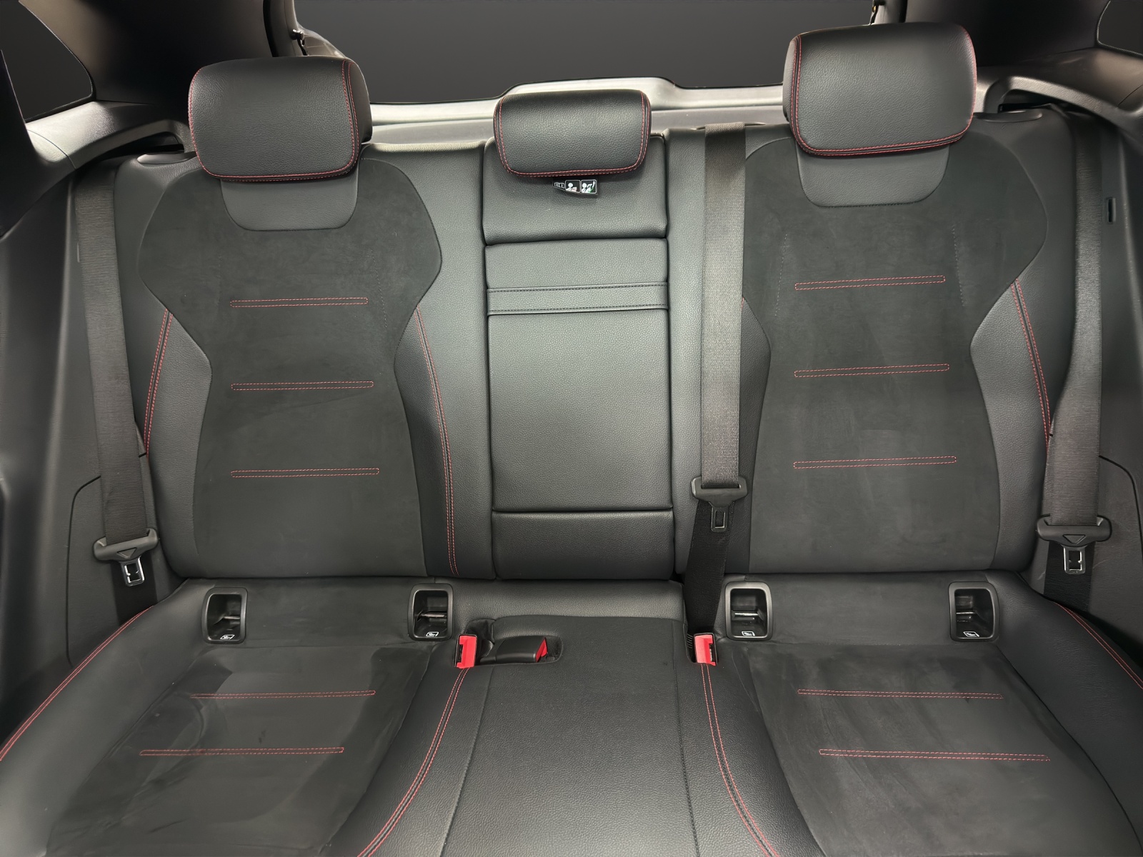 MERCEDES-BENZ EQA 350 4Matic-image-14