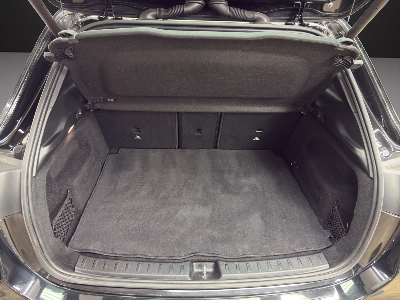 MERCEDES-BENZ EQA 350 4Matic-image-8
