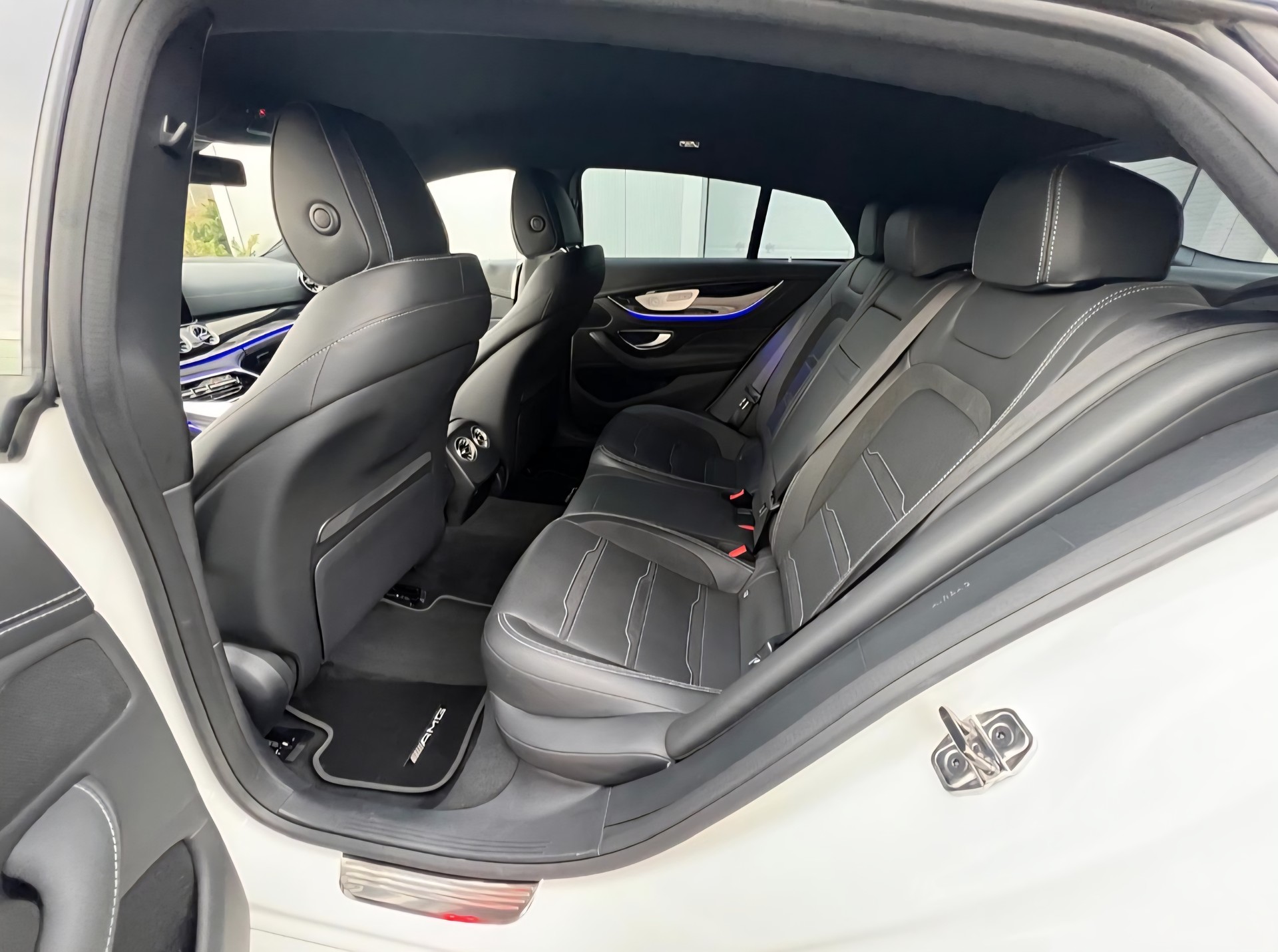 MERCEDES-BENZ AMG GT 4 63 S 4Matic+ Speedshift MCT-image-4