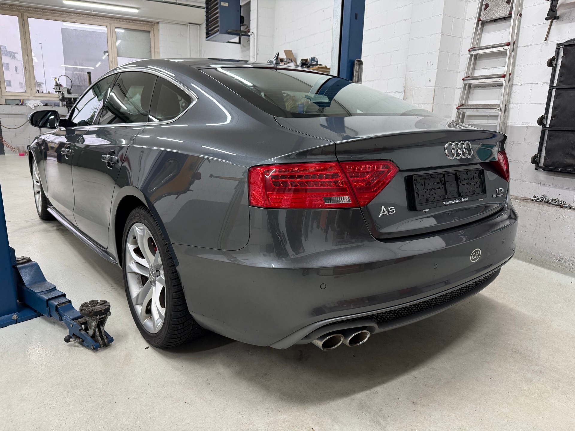 AUDI A5 Sportback 2.0 TDI quattro S-tronic-image-5