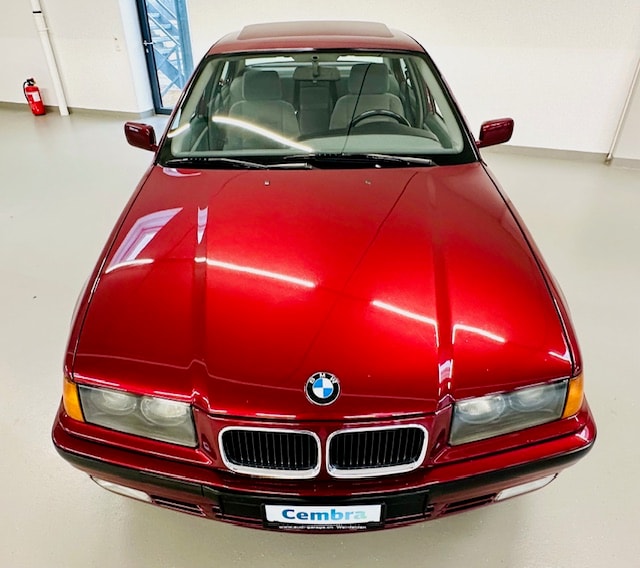 BMW 325i A-image-8