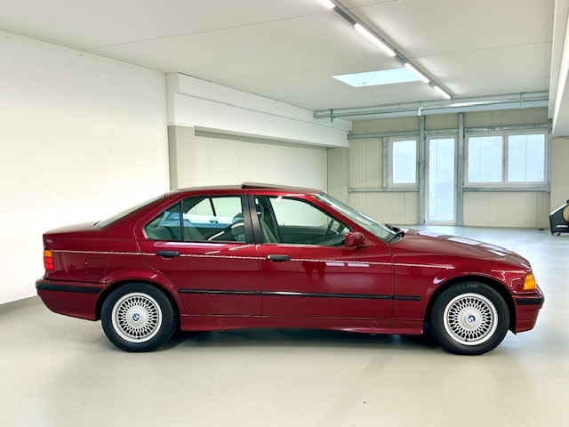 BMW 325i A-image-1