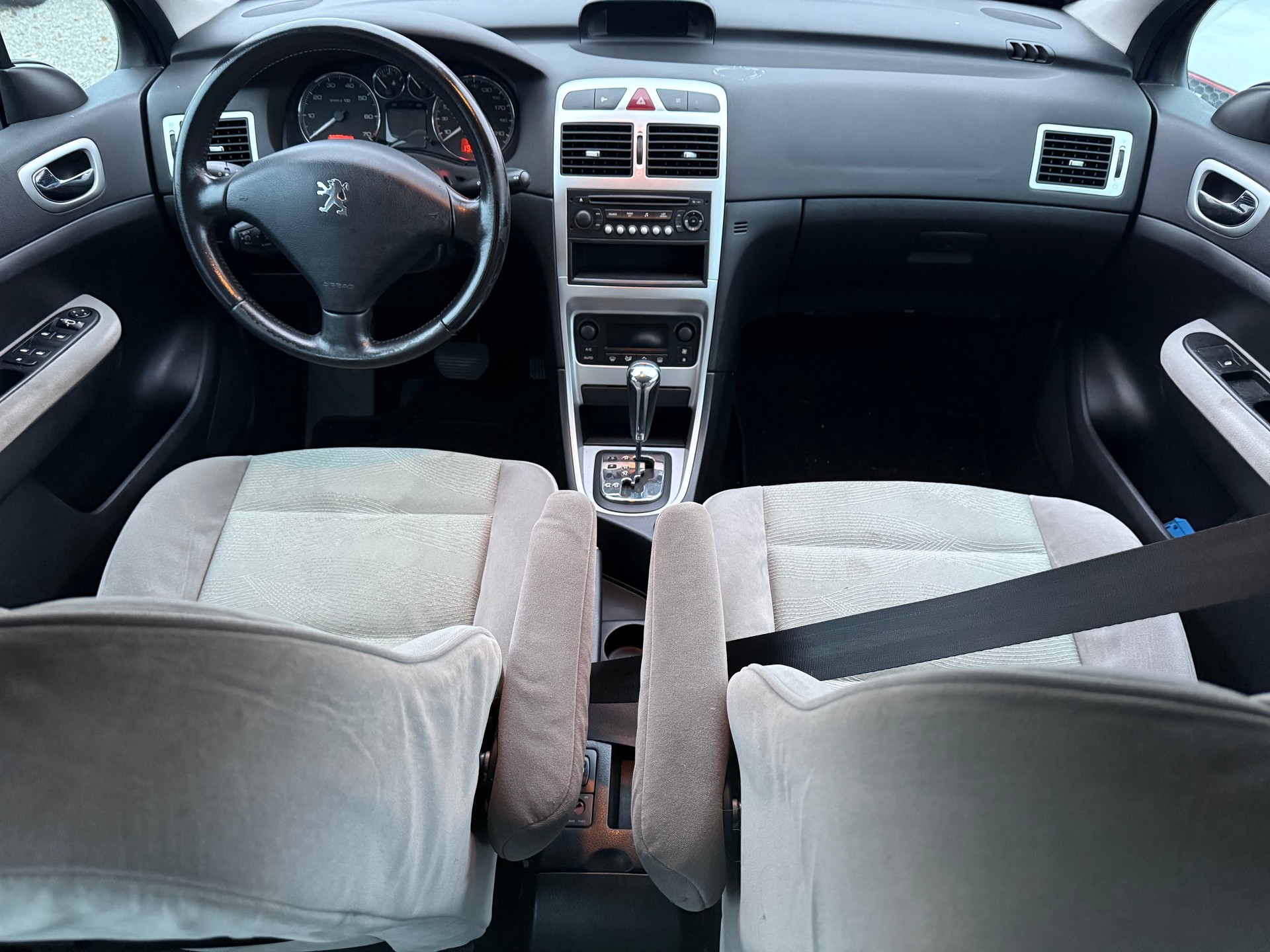 PEUGEOT 307 SW 2.0 16V Premium-image-3