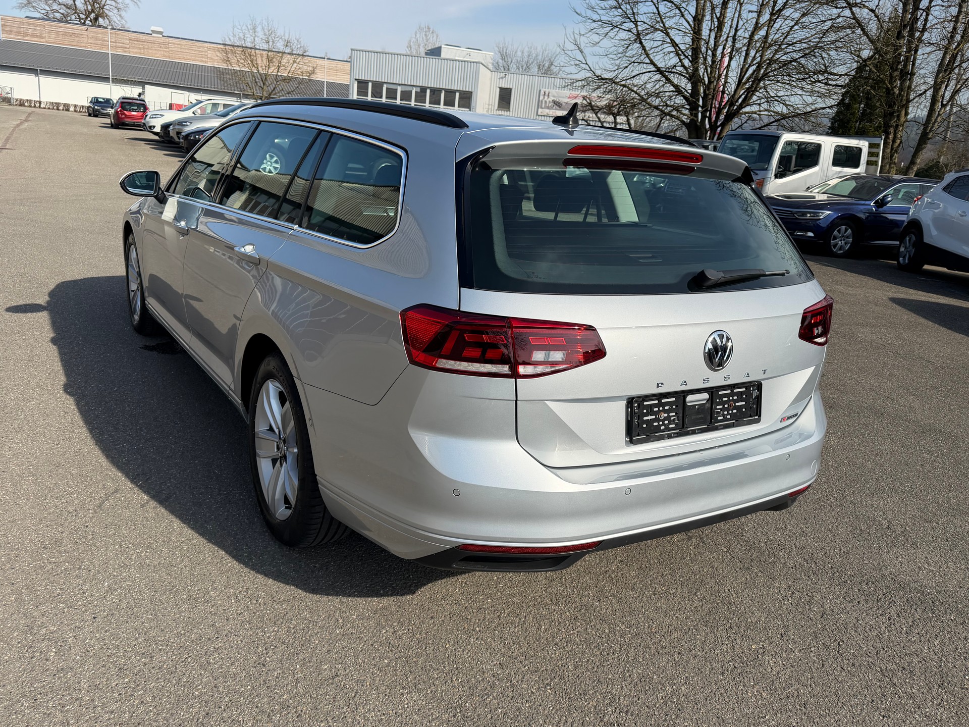 VW Passat 2.0 TDI BMT Business 4Motion DSG-image-5