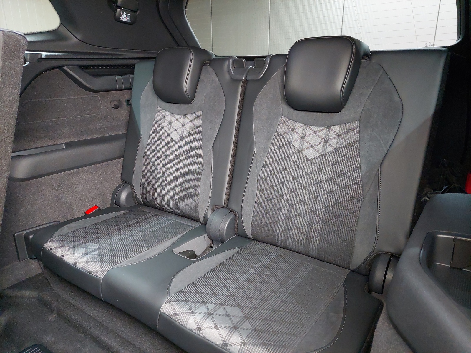 VW Tayron 2.0 TDI SCR R-Line 4Motion DSG-image-8