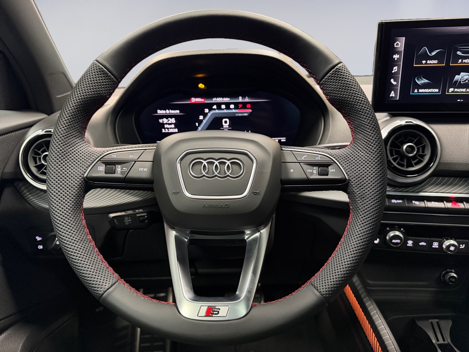 AUDI SQ2 TFSI quattro S-tronic-image-9