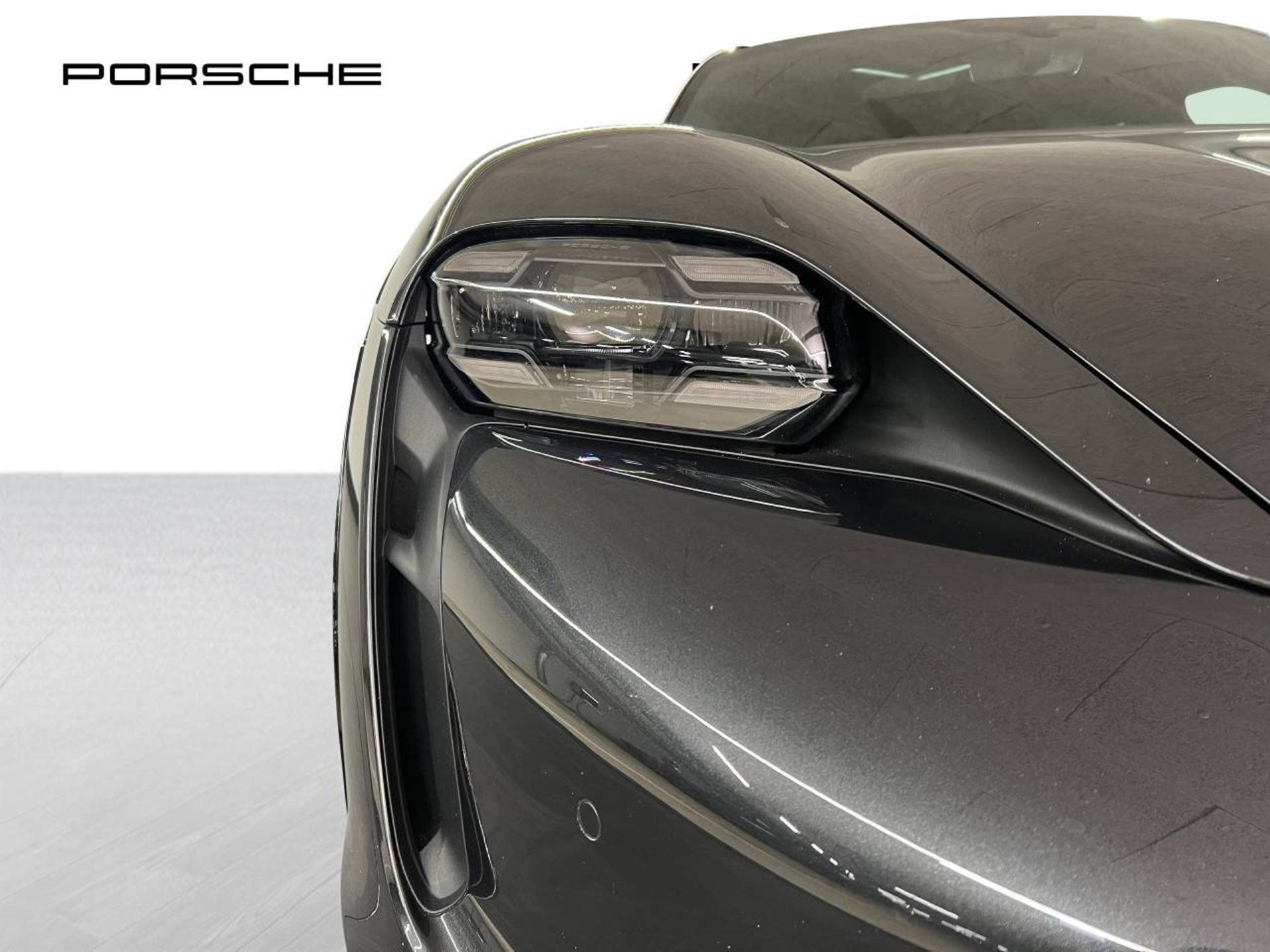 PORSCHE Taycan Turbo S Cross Turismo-image-11