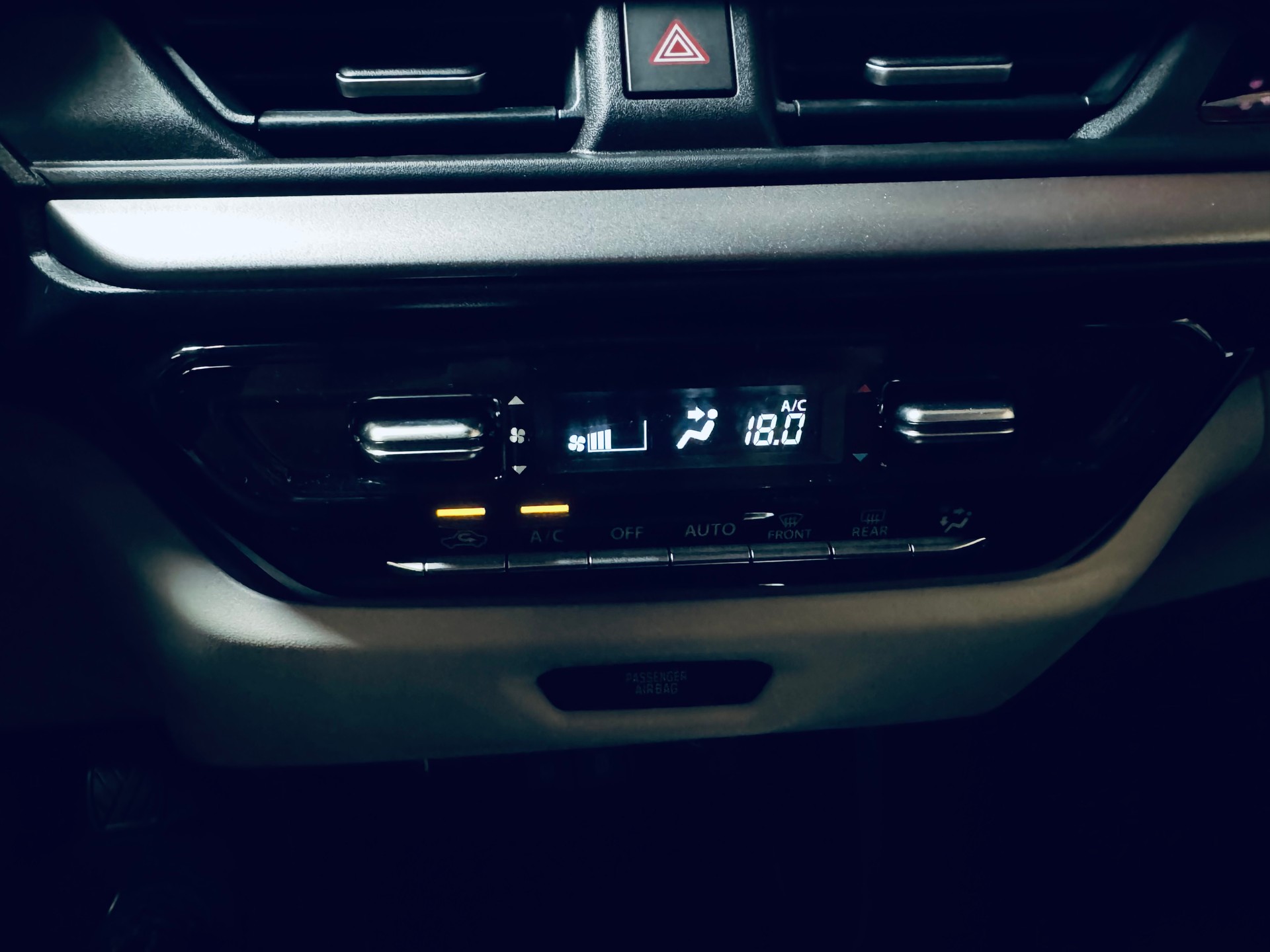 SUZUKI Swift 1.2 Compact Top Hybrid 4x4-image-24
