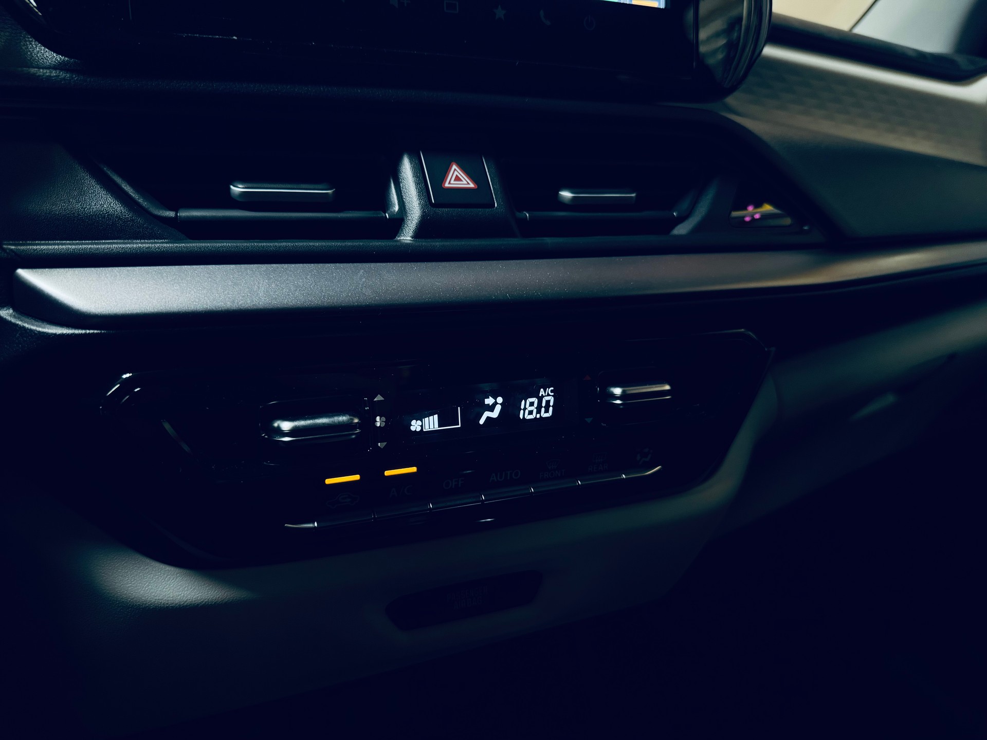 SUZUKI Swift 1.2 Compact Top Hybrid 4x4-image-16