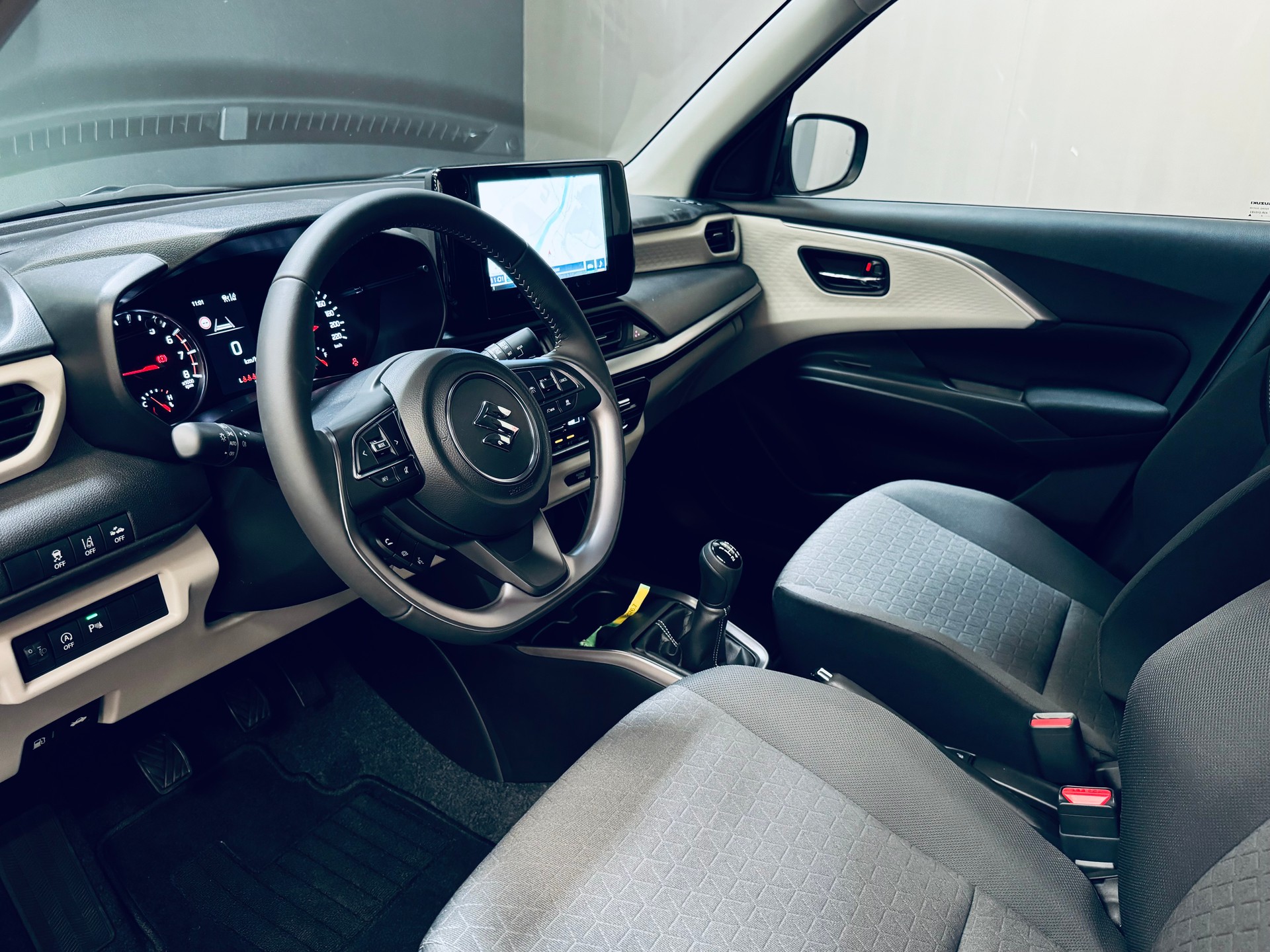 SUZUKI Swift 1.2 Compact Top Hybrid 4x4-image-13