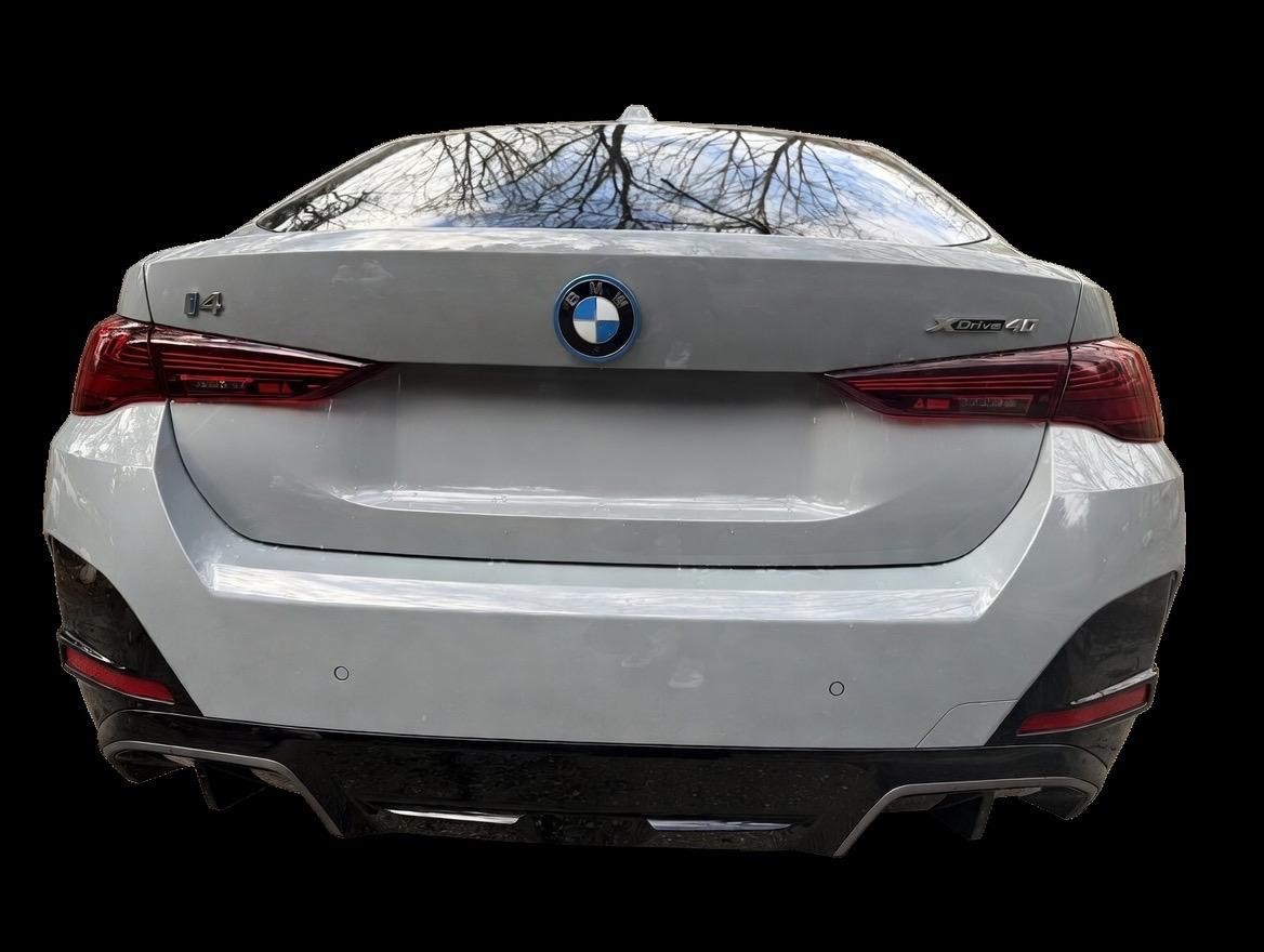 BMW i4 xDrive 40 M Sport-image-4