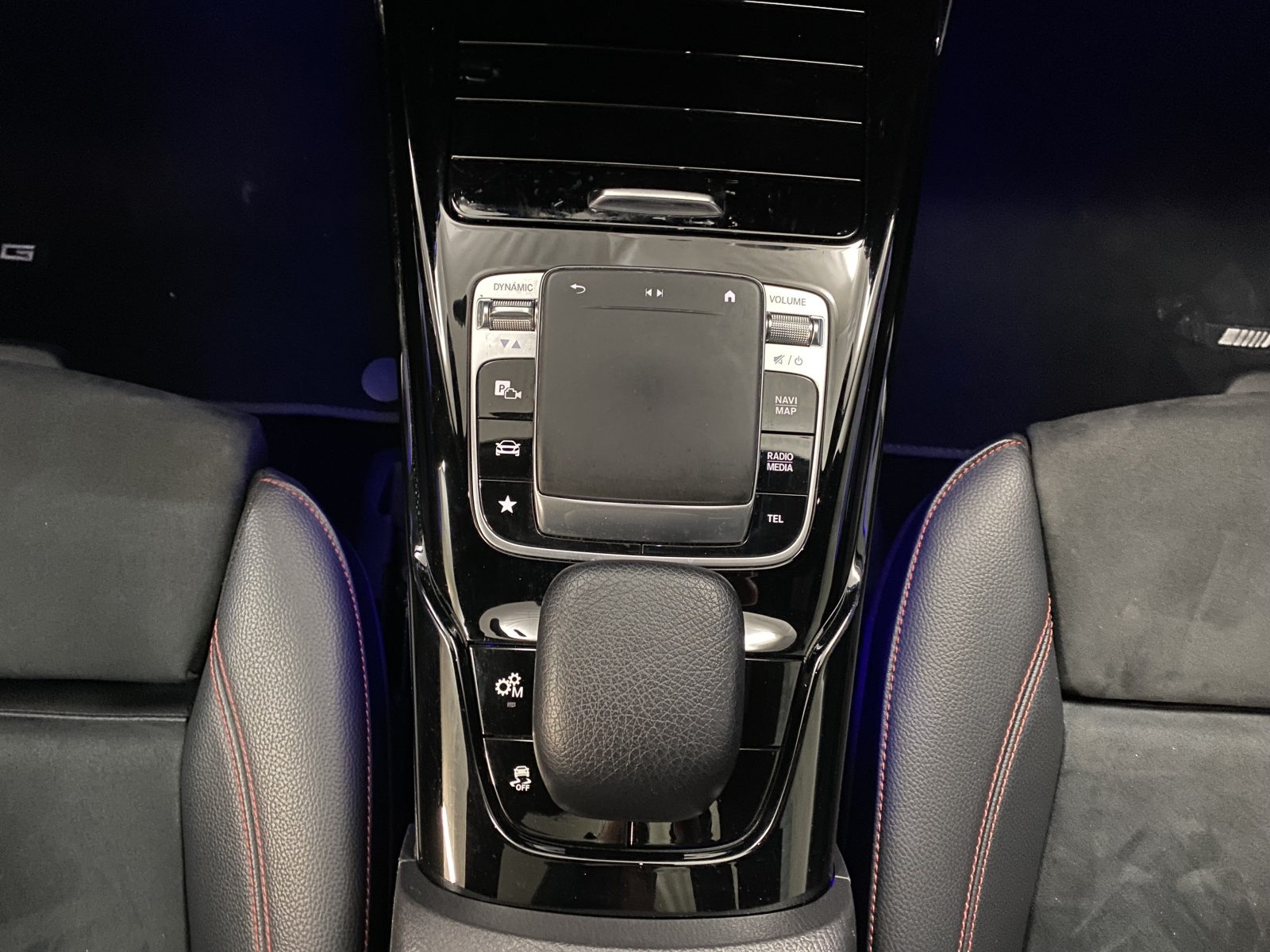 MERCEDES-BENZ CLA 35 AMG 4MATIC-image-9