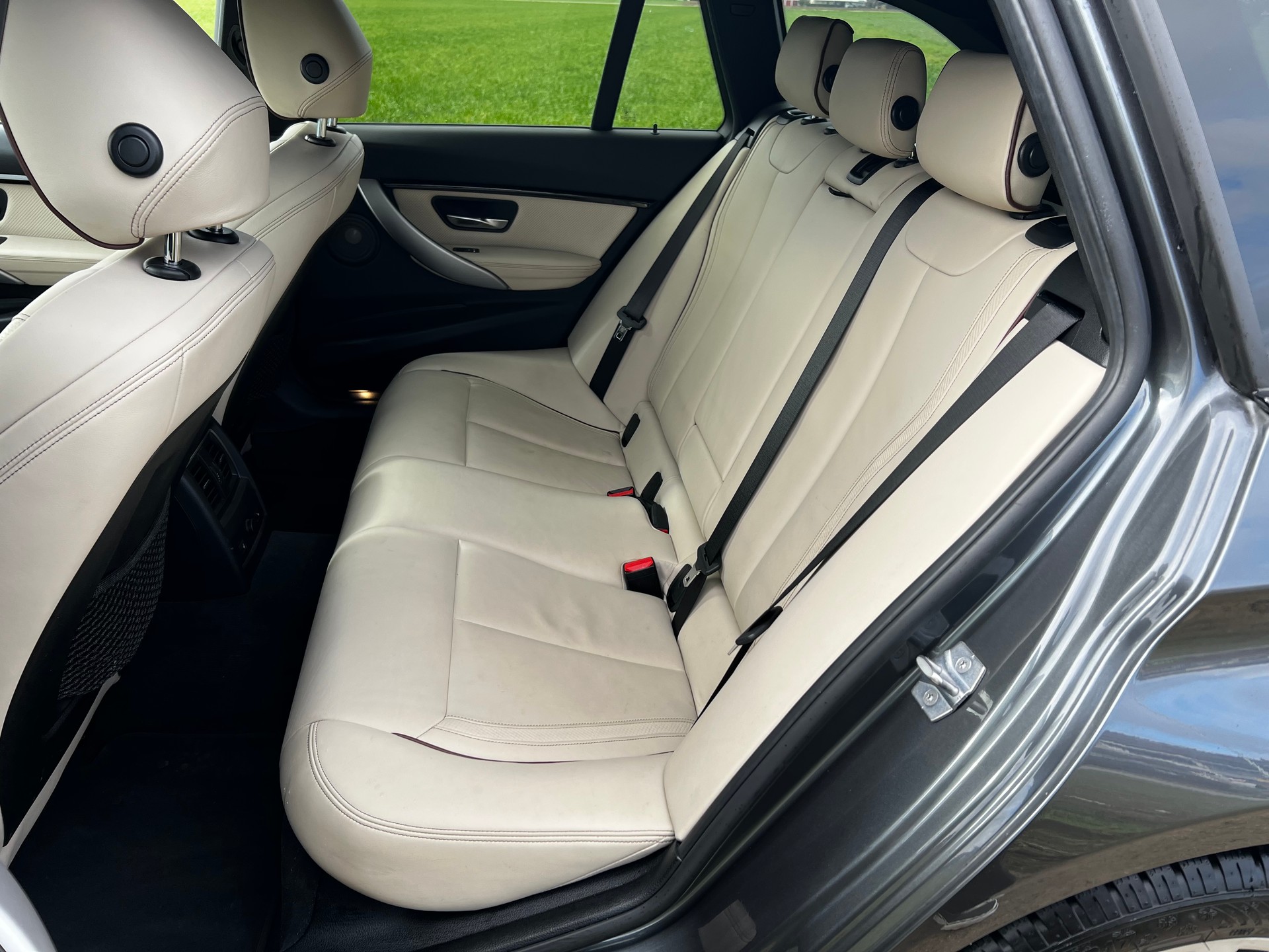 BMW 335d xDrive Touring Edition M Sport Steptronic-image-12