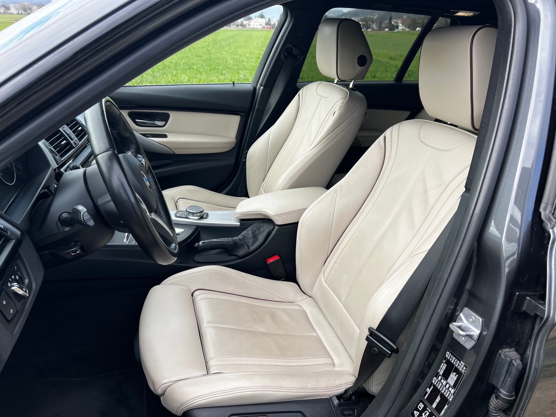 BMW 335d xDrive Touring Edition M Sport Steptronic-image-10