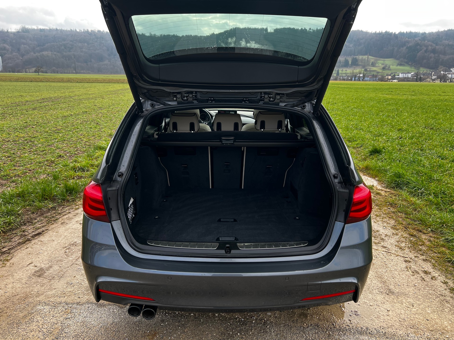BMW 335d xDrive Touring Edition M Sport Steptronic-image-13