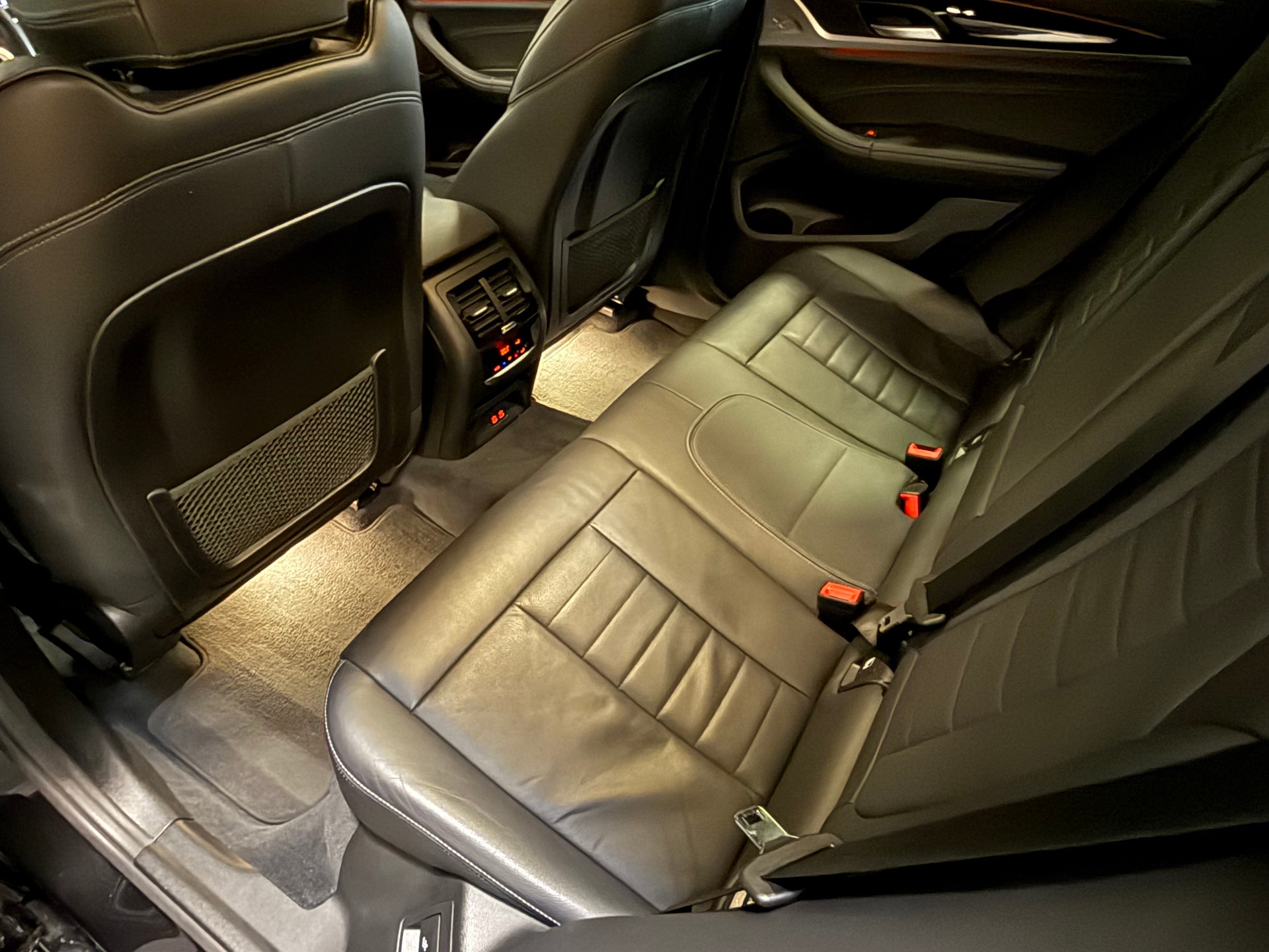 BMW X4 M40i-image-12