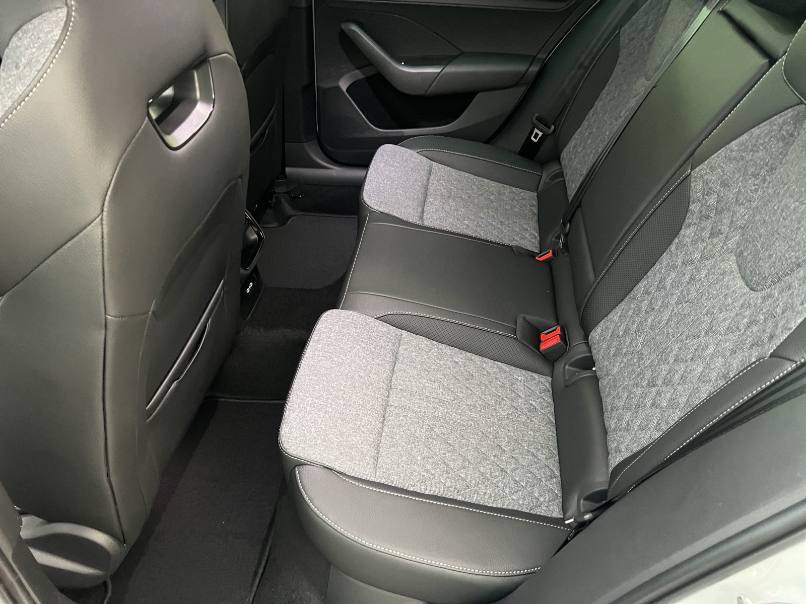 SKODA Octavia Combi 2.0 TSI DSG Dynamic 4x4-image-7