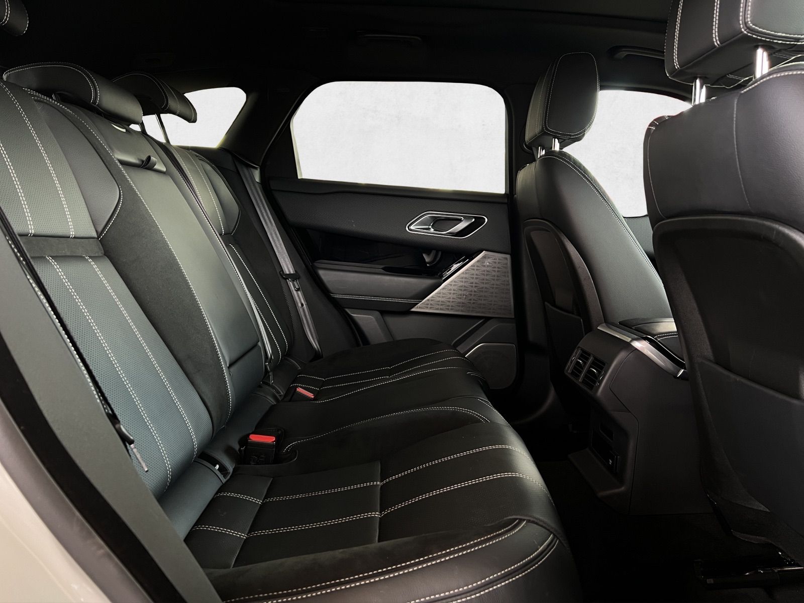 LAND ROVER Range Rover Velar R-Dynamic P 300 Automatic-image-17