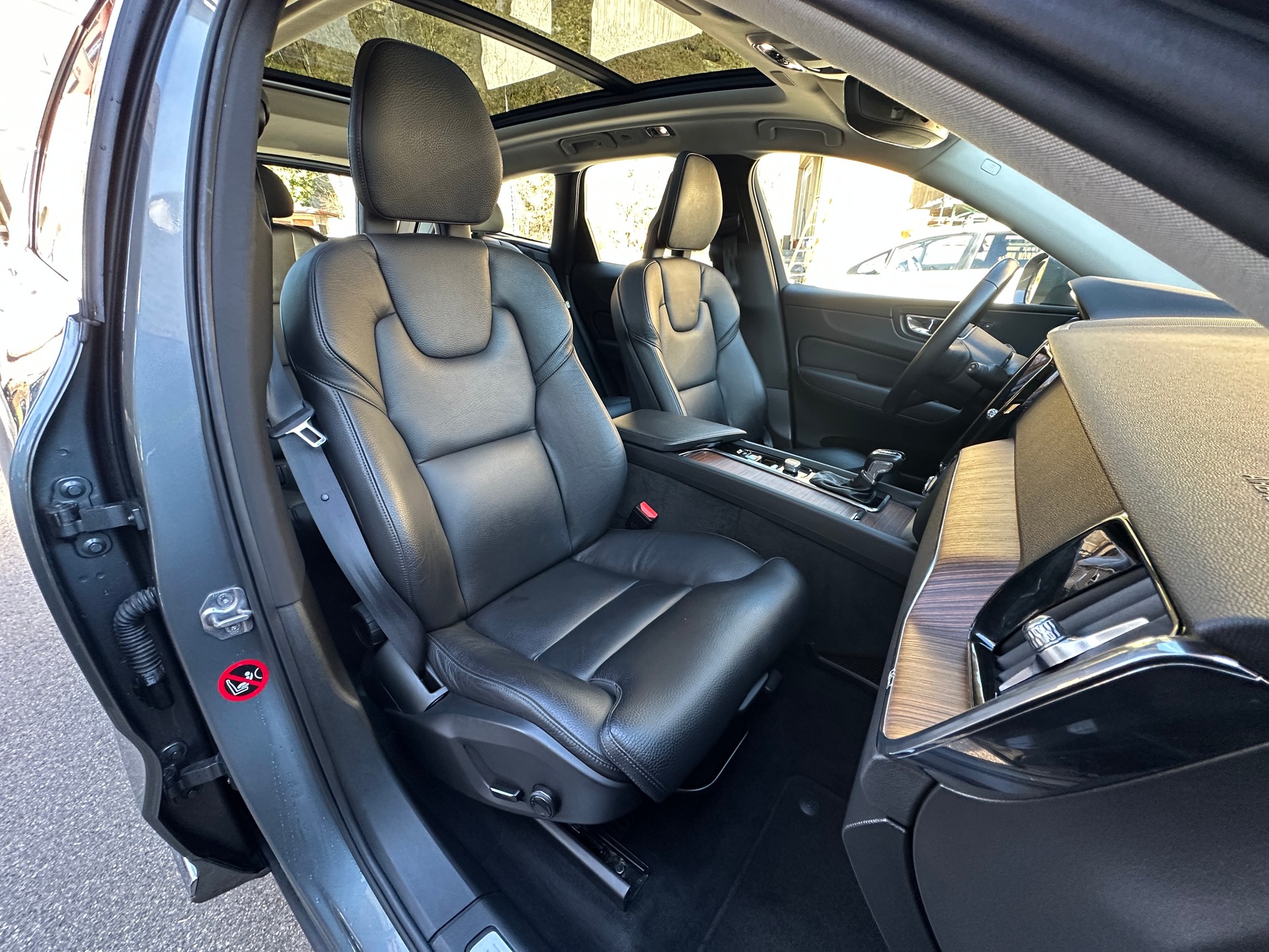 VOLVO XC60 T5 AWD Inscription Geartronic-image-9