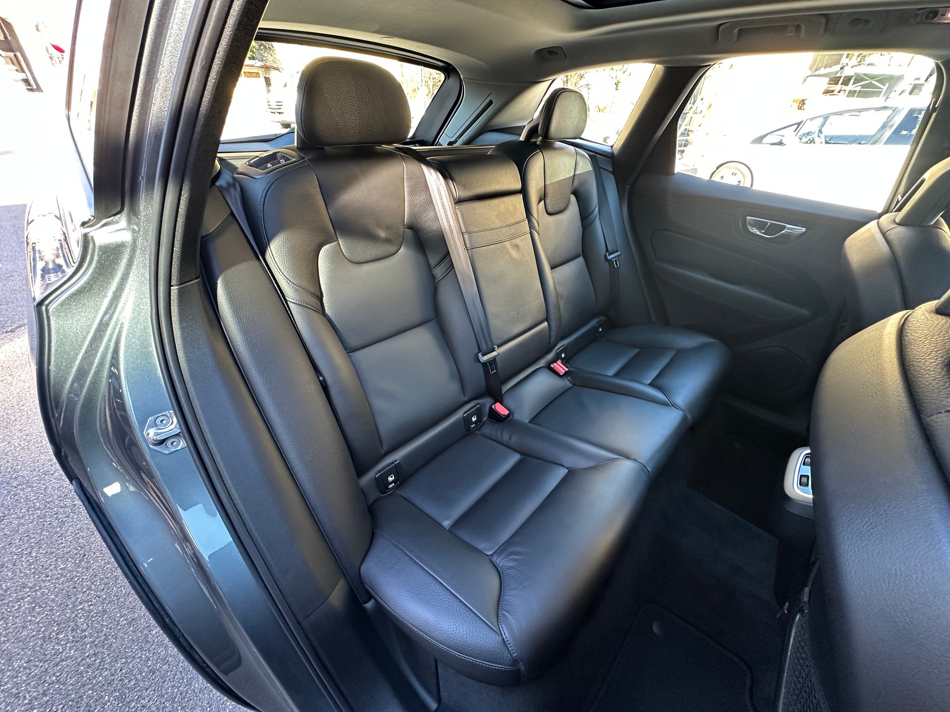 VOLVO XC60 T5 AWD Inscription Geartronic-image-10